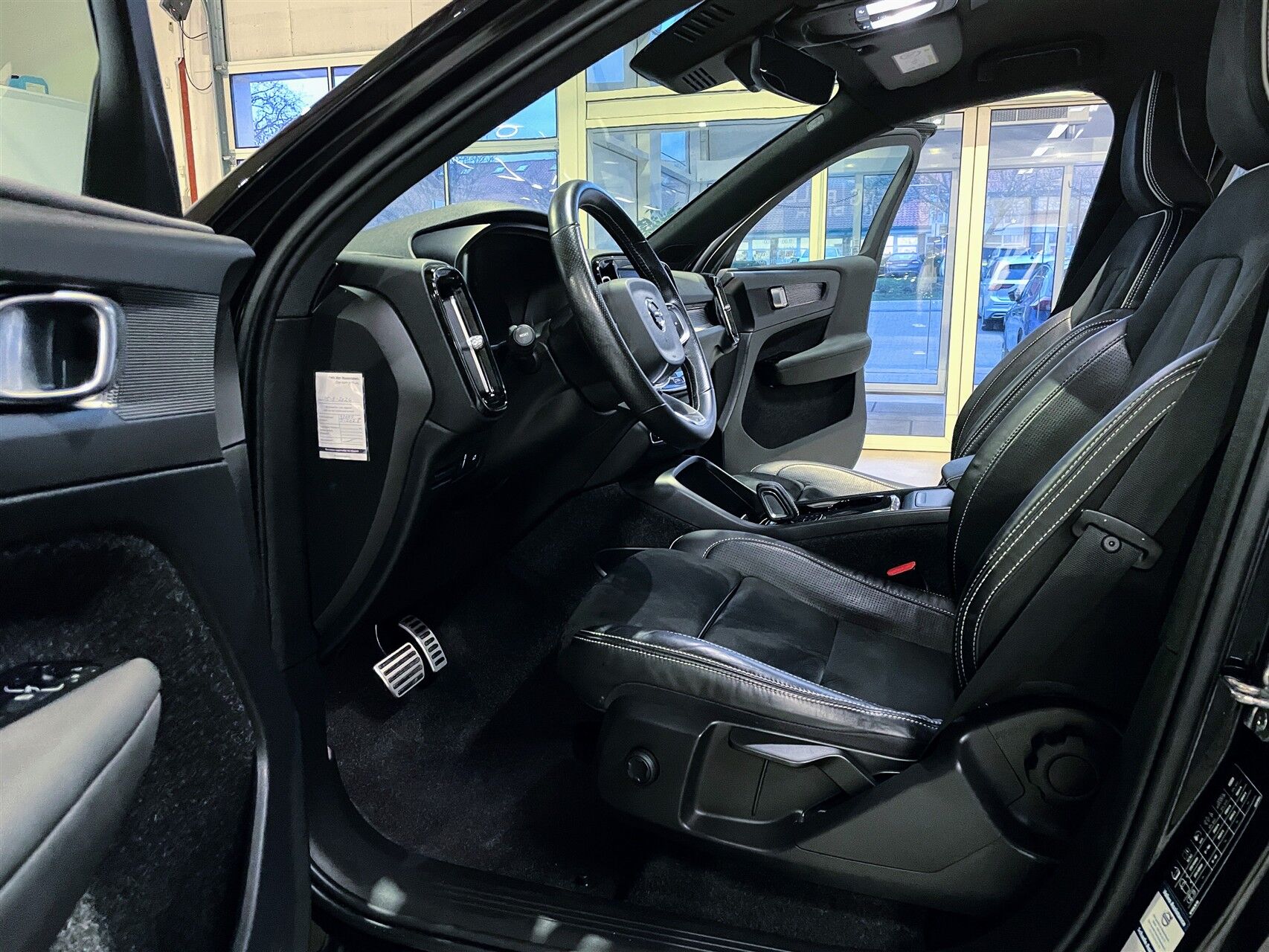 Billede af Volvo XC40 P8 Recharge Twin R-design AWD 408HK 5d Aut.