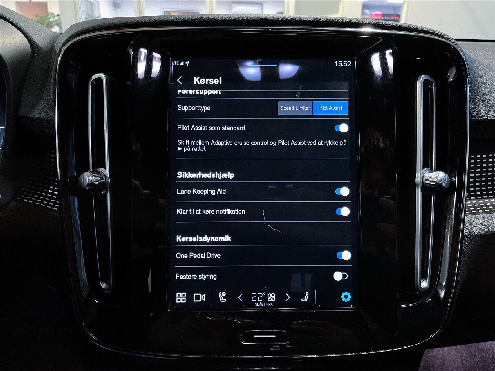 Billede af Volvo XC40 P8 Recharge Twin R-design AWD 408HK 5d Aut.