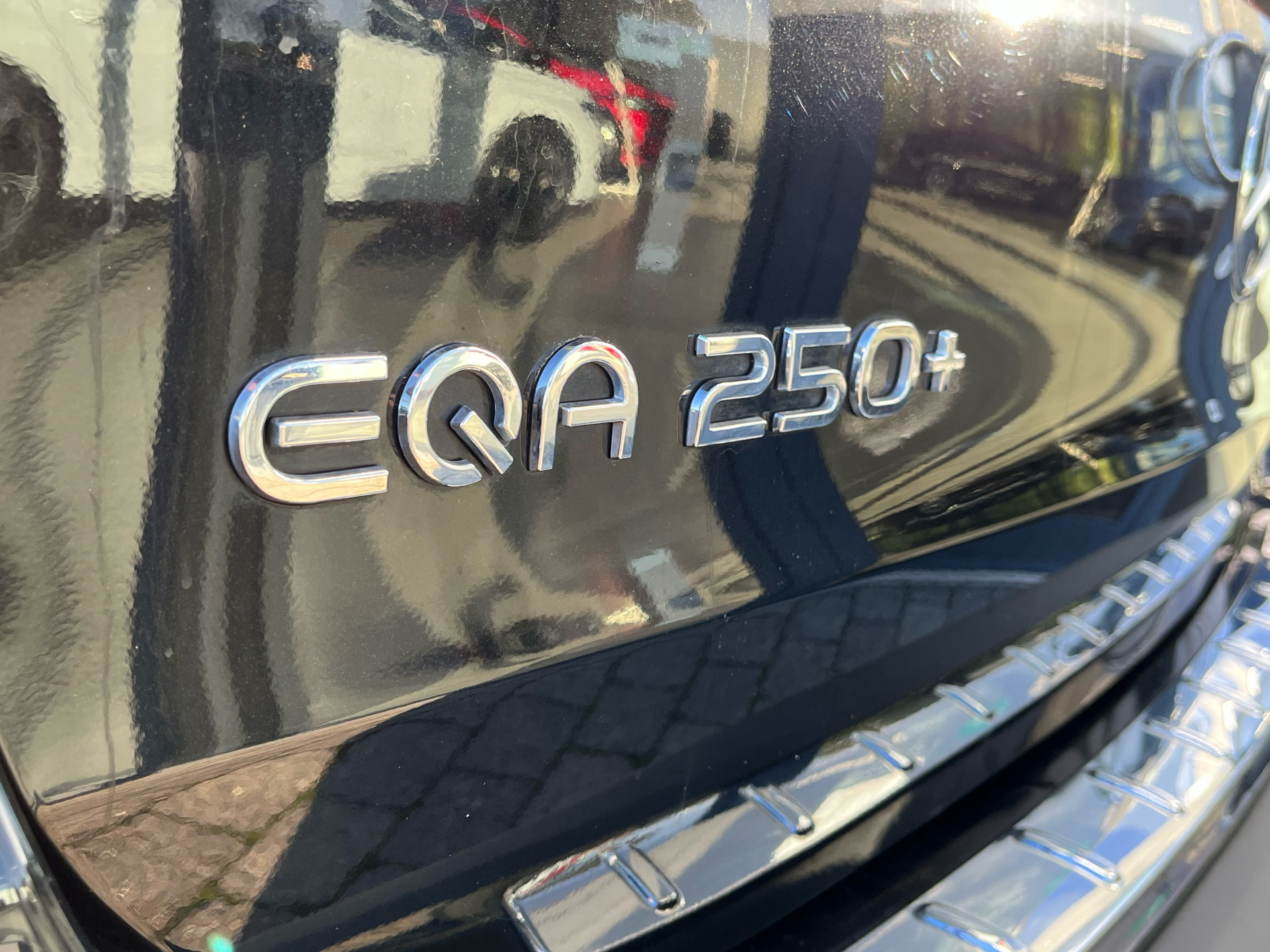 Billede af Mercedes-Benz EQA 250+ EL AMG Line 190HK 5d Aut.