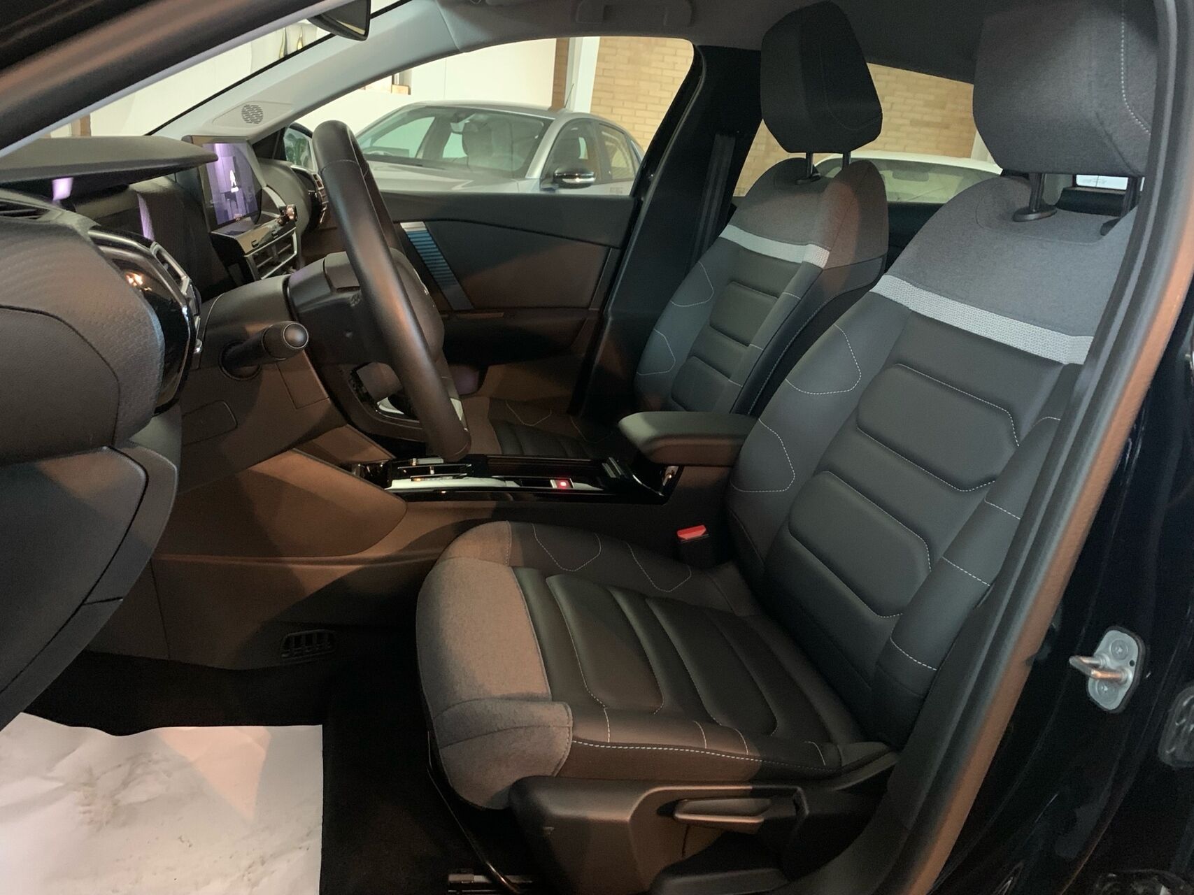 Billede af Citroën e-C4 EL Shine 136HK 5d Aut.