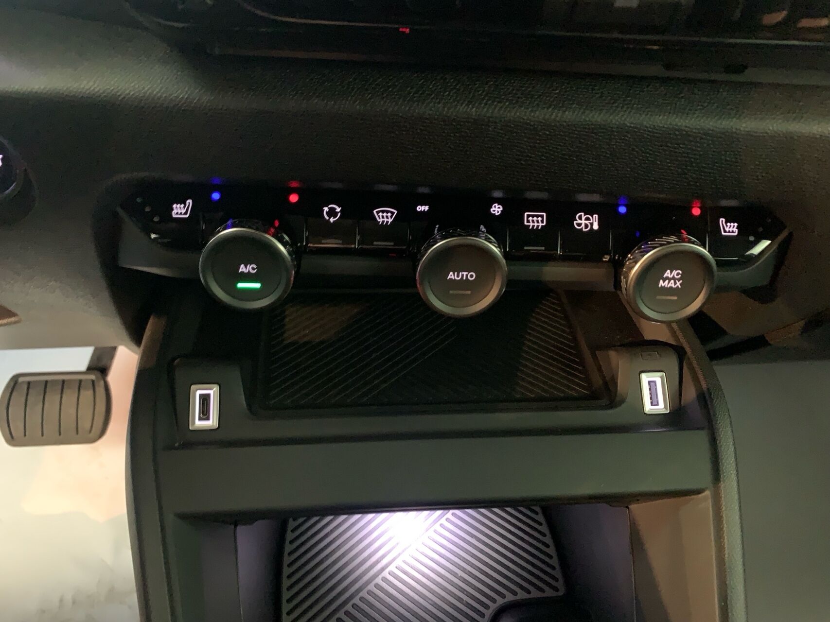 Billede af Citroën e-C4 EL Shine 136HK 5d Aut.