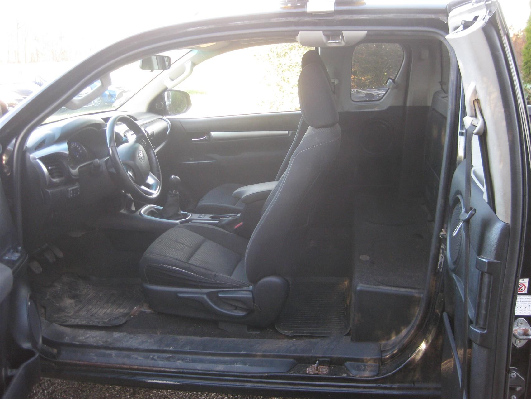 Billede af Toyota HiLux Extra Cab 2,4 D-4D T3 Safety Sense 4x4 150HK Pick-Up