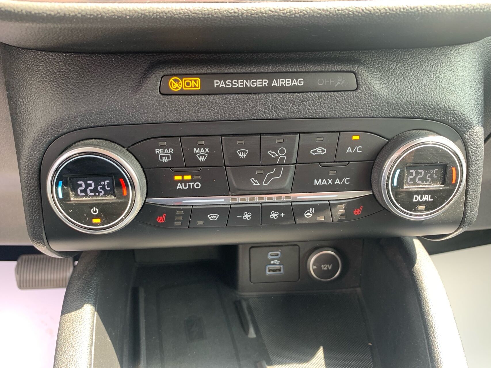 Billede af Ford Kuga 2,5 Plugin-hybrid Titanium CVT 225HK 5d Trinl. Gear