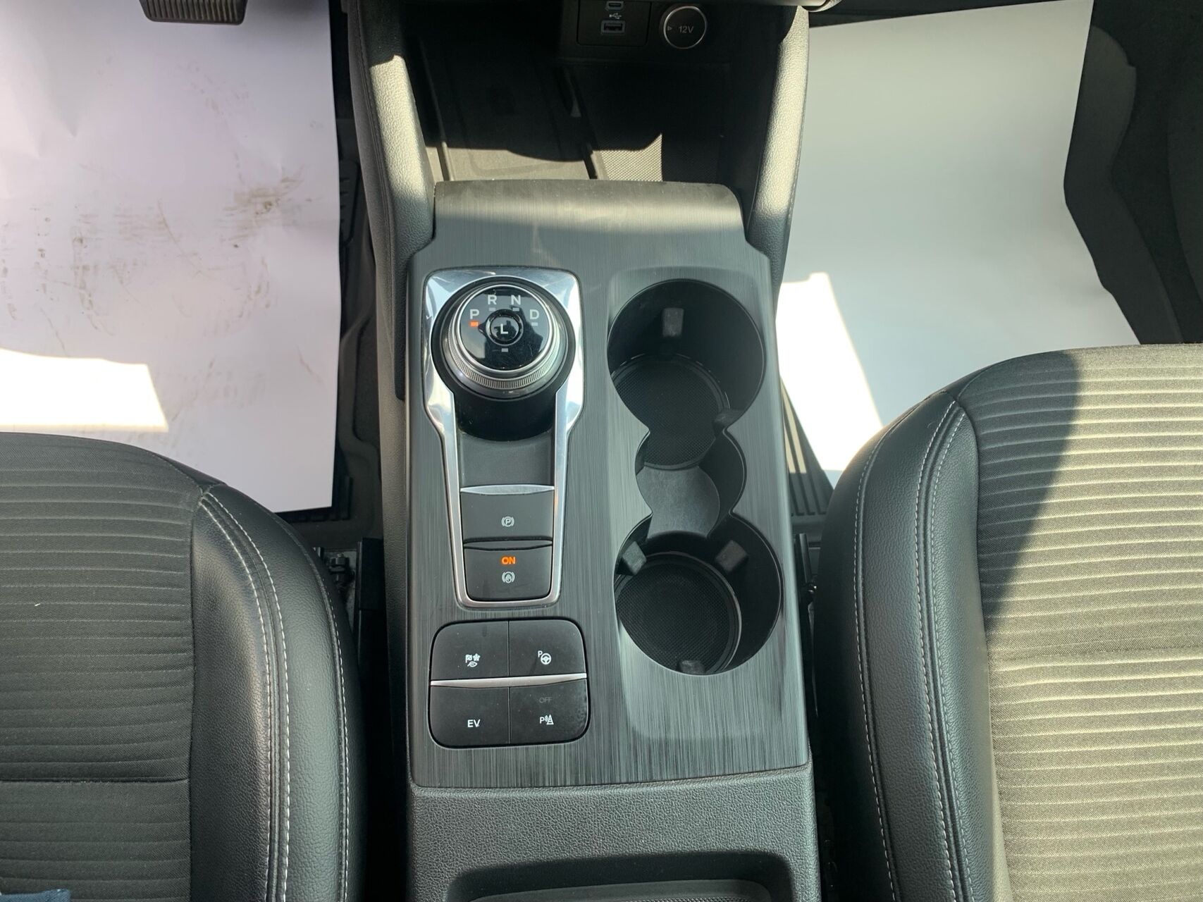 Billede af Ford Kuga 2,5 Plugin-hybrid Titanium CVT 225HK 5d Trinl. Gear