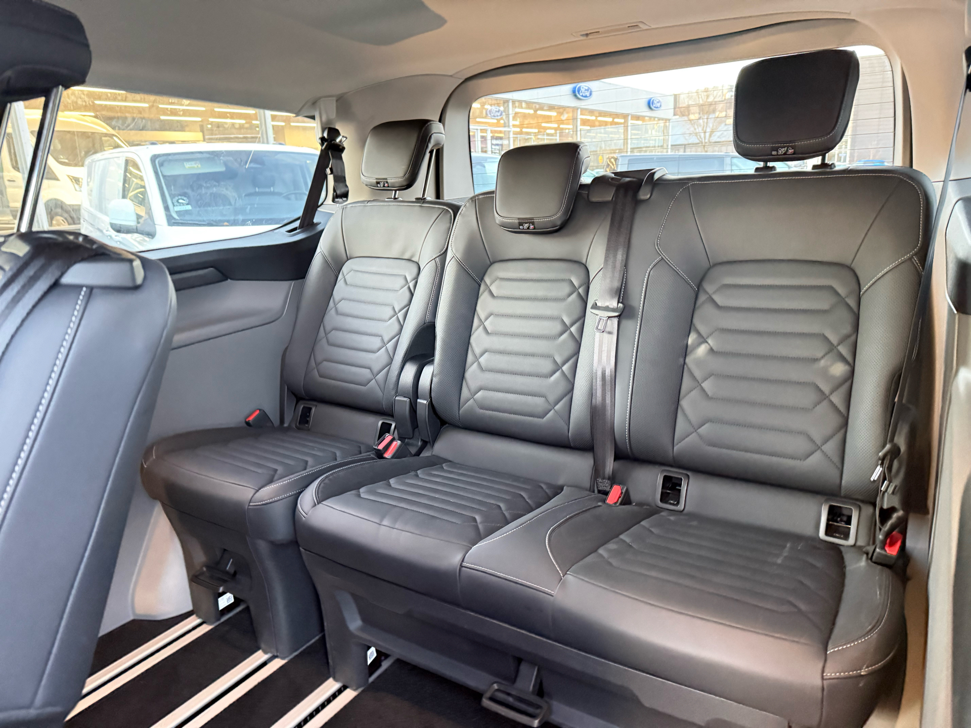 Billede af Ford Tourneo Custom 340 L2H1 2,5 Plugin-hybrid Titanium X CVT 233HK Aut.