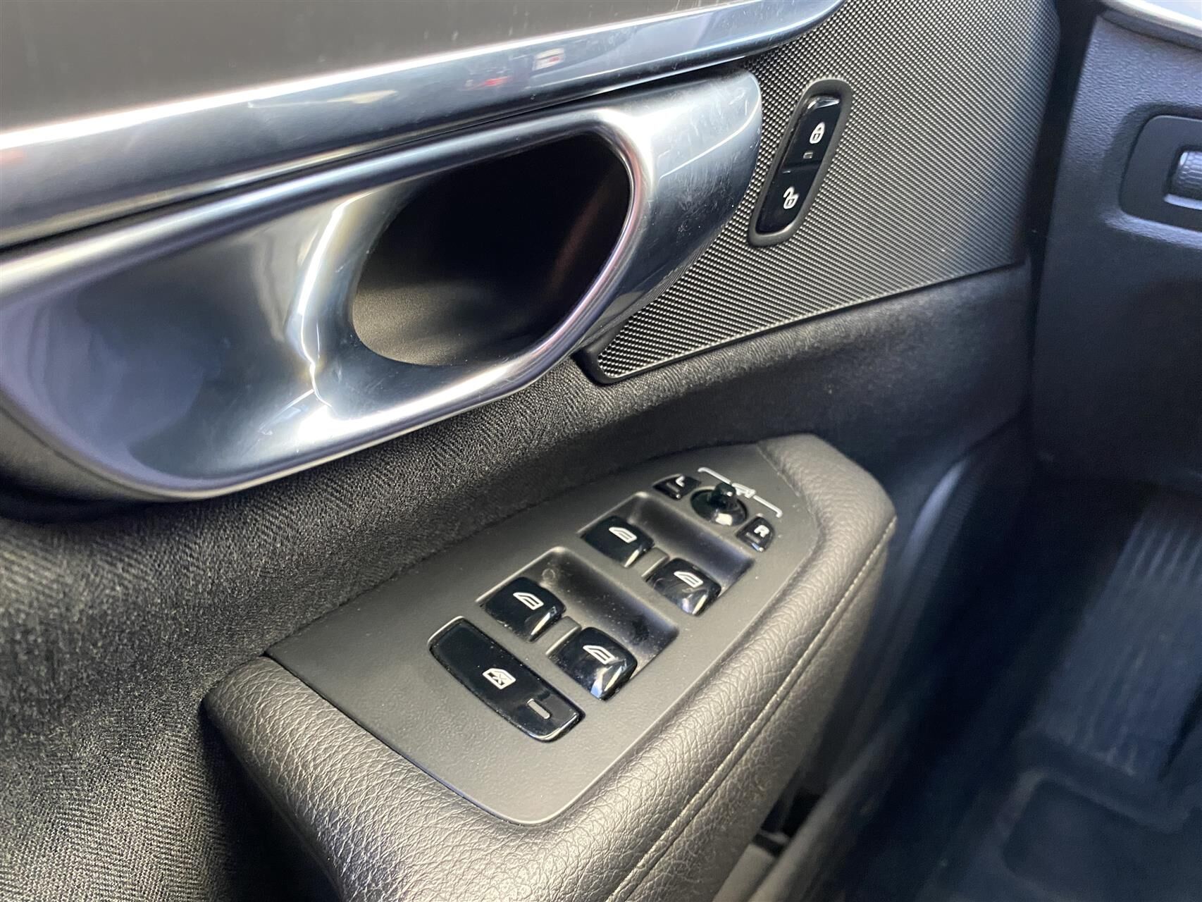 Billede af Volvo V90 2,0 T5 Momentum 254HK Stc 8g Aut.