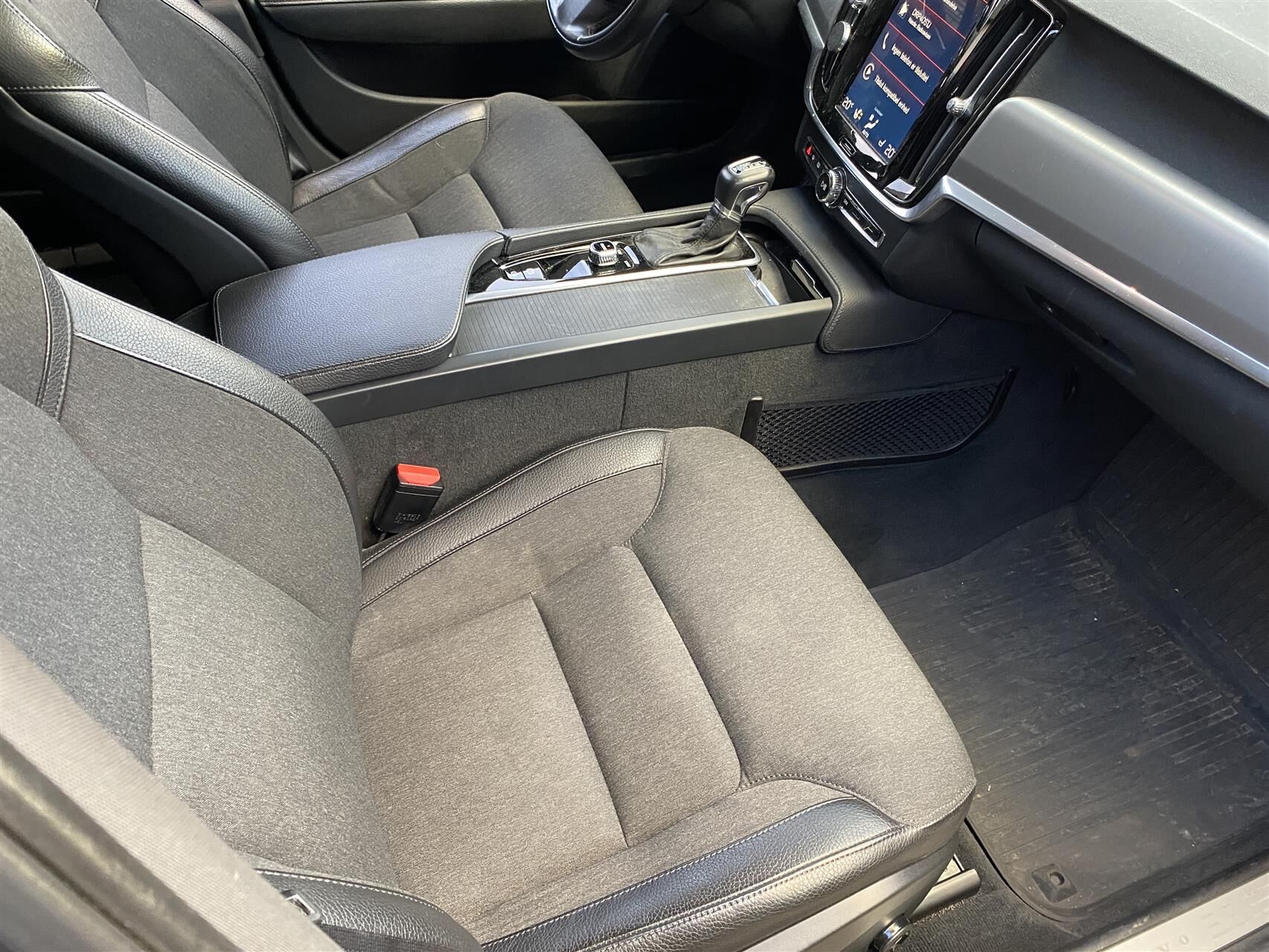 Billede af Volvo V90 2,0 T5 Momentum 254HK Stc 8g Aut.