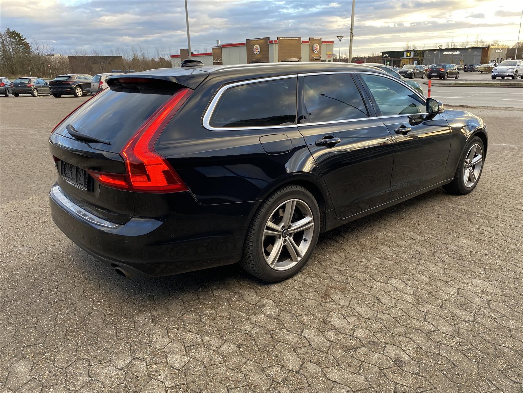 Billede af Volvo V90 2,0 T5 Momentum 254HK Stc 8g Aut.