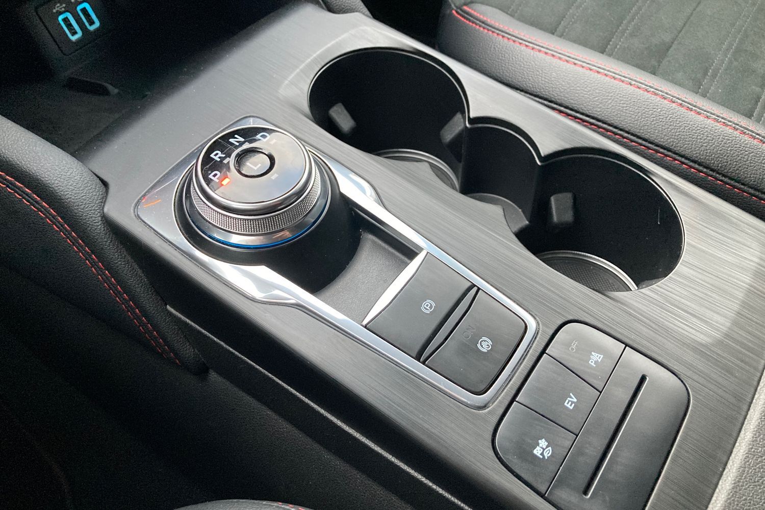 Billede af Ford Kuga 2,5 Plugin-hybrid ST-Line X CVT 225HK 5d Trinl. Gear