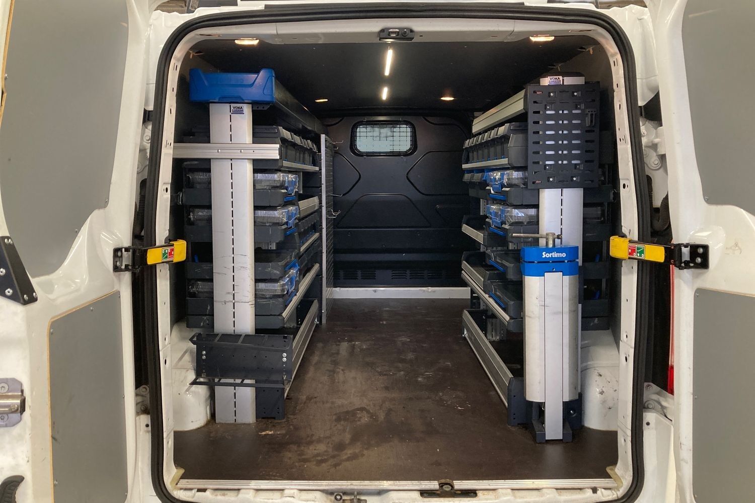 Billede af Ford Transit Custom 320 L2H1 2,0 TDCi Trend 130HK Van 6g Aut.