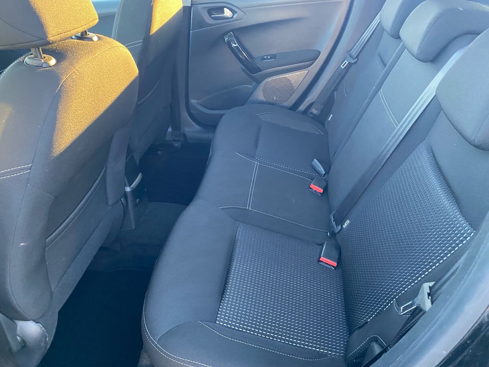 Billede af Peugeot 208 1,6 BlueHDi Desire Sky 100HK 5d