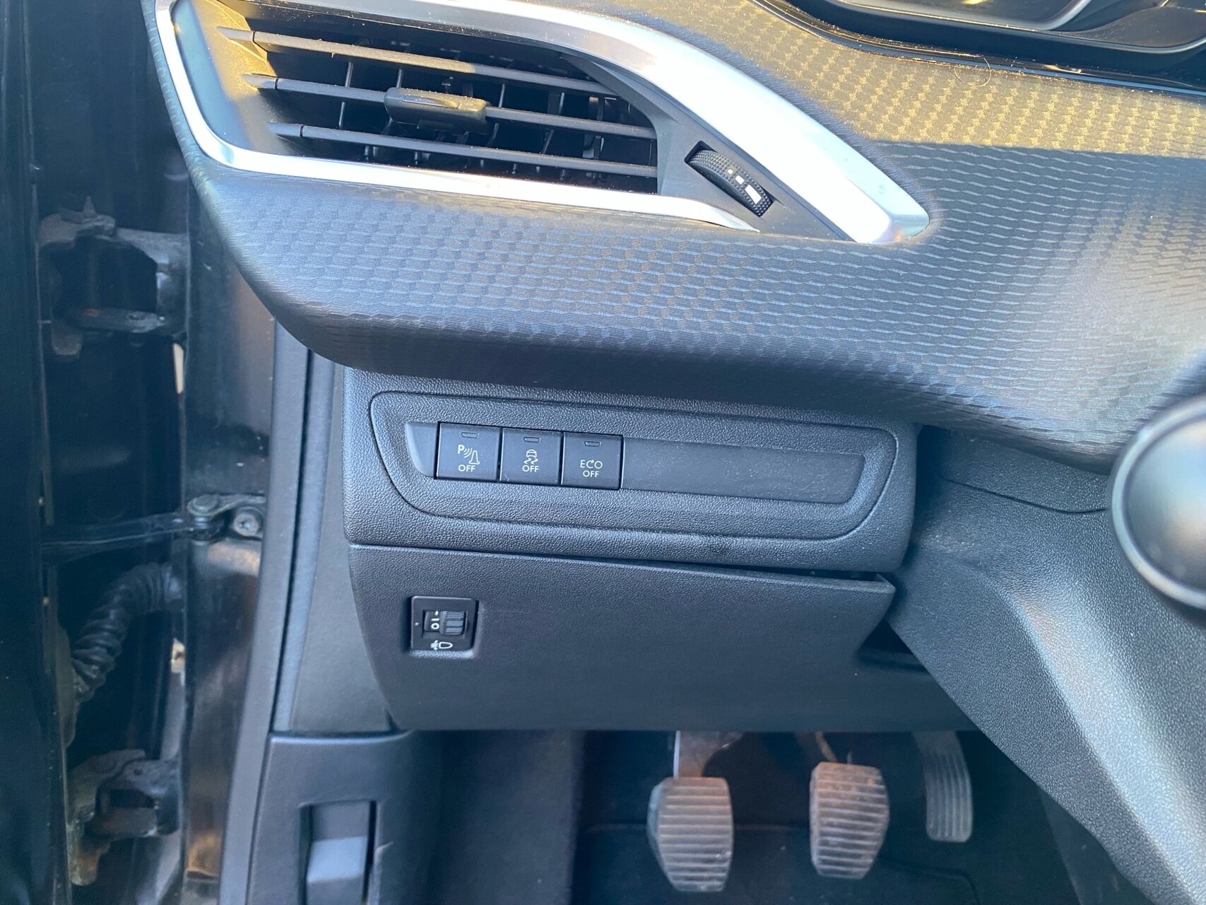 Billede af Peugeot 208 1,6 BlueHDi Desire Sky 100HK 5d