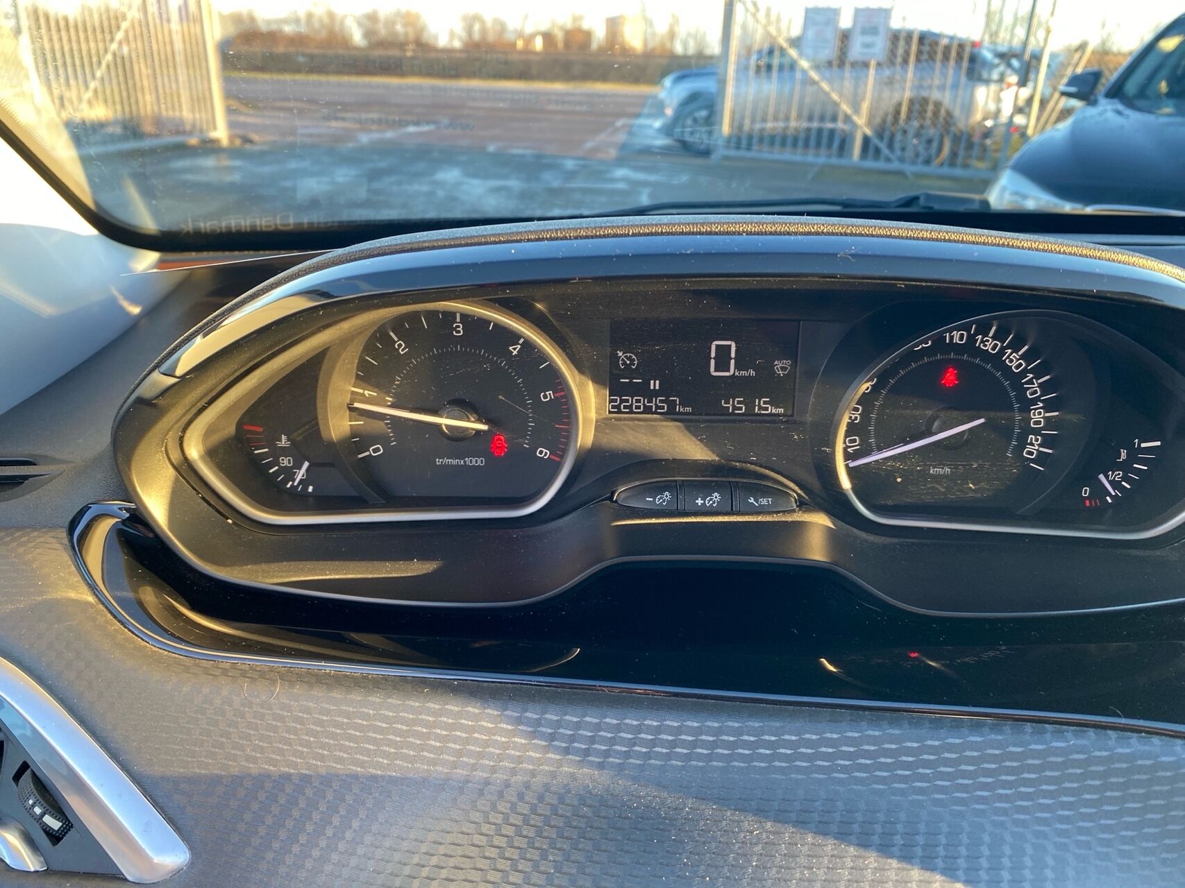 Billede af Peugeot 208 1,6 BlueHDi Desire Sky 100HK 5d