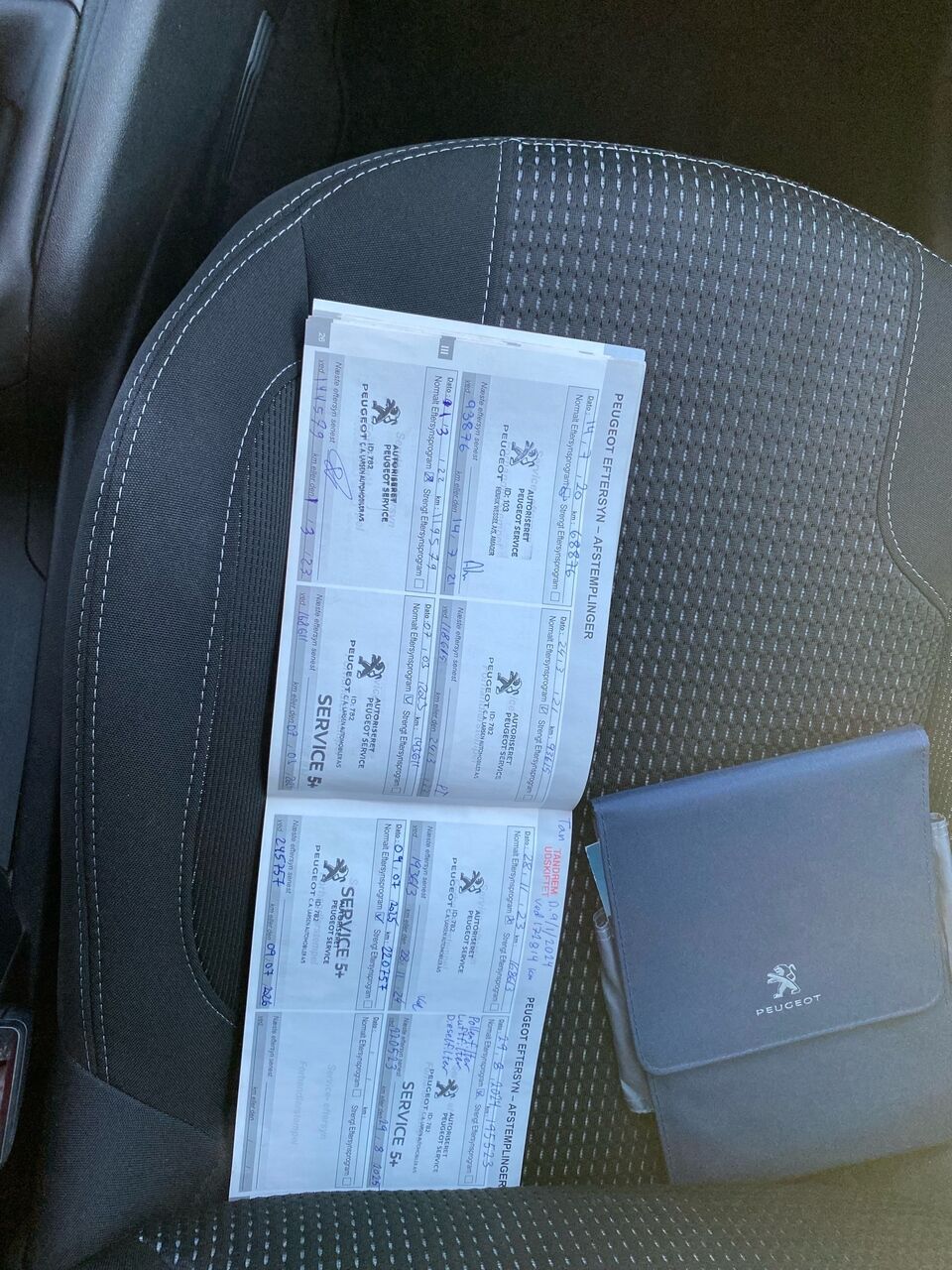 Billede af Peugeot 208 1,6 BlueHDi Desire Sky 100HK 5d