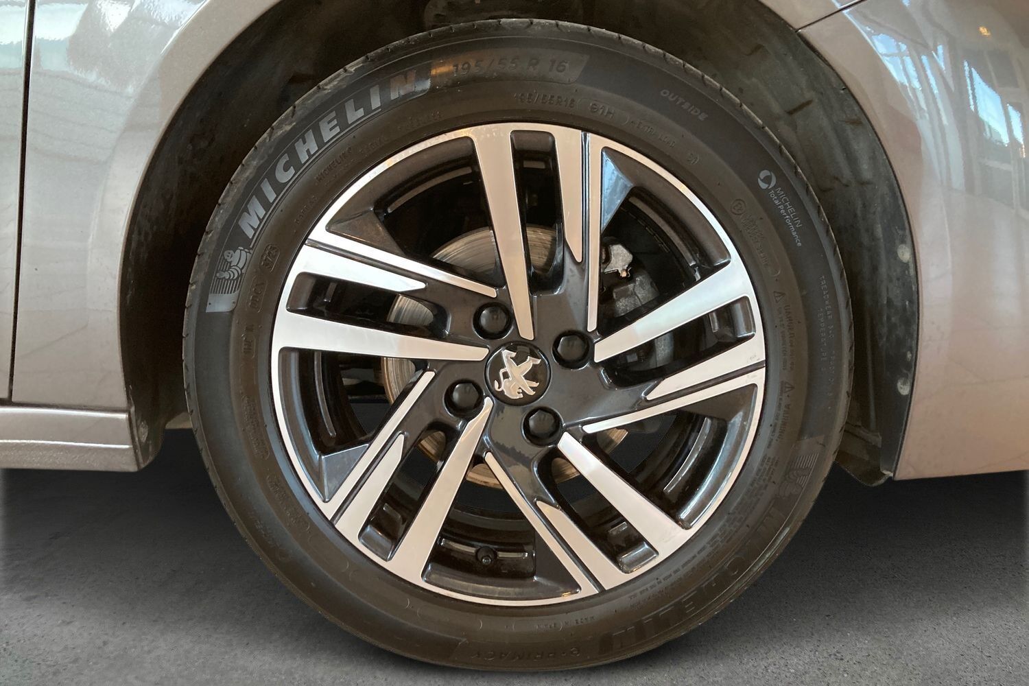 Billede af Peugeot 208 1,2 PureTech Active Pack 75HK 5d