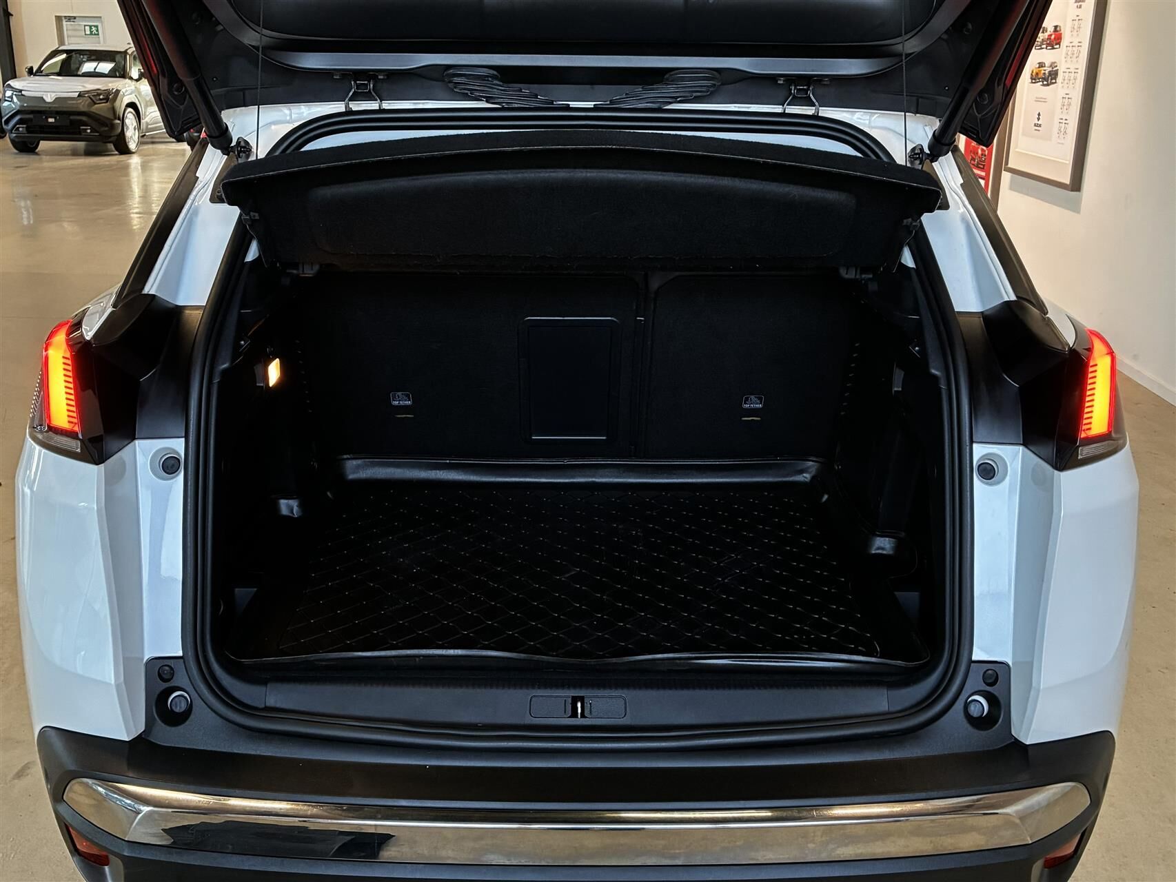 Billede af Peugeot 3008 1,5 BlueHDi Allure LTD EAT8 130HK 5d 8g Aut.