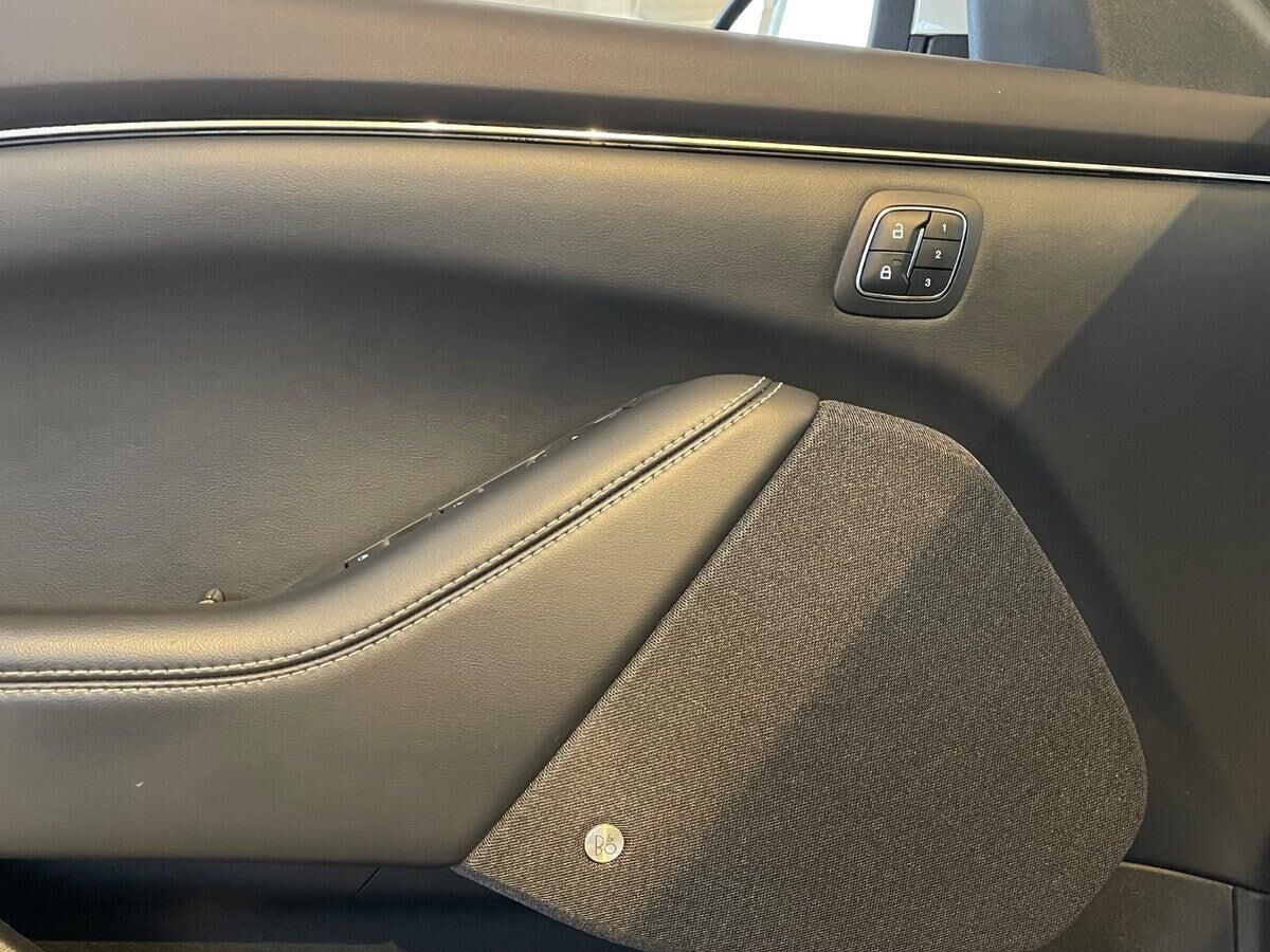 Billede af Ford Mustang Mach-E EL SR 269HK 5d Aut.