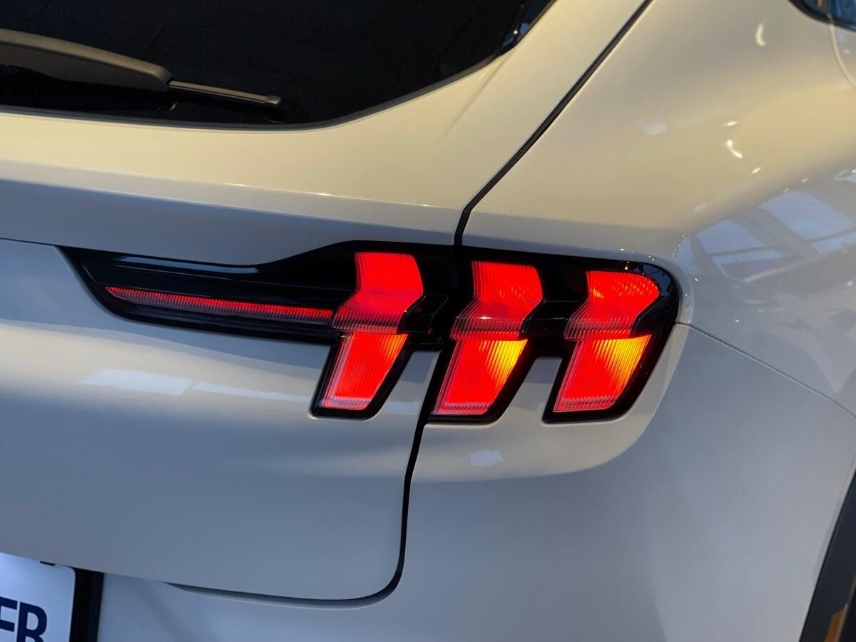 Billede af Ford Mustang Mach-E EL SR 269HK 5d Aut.