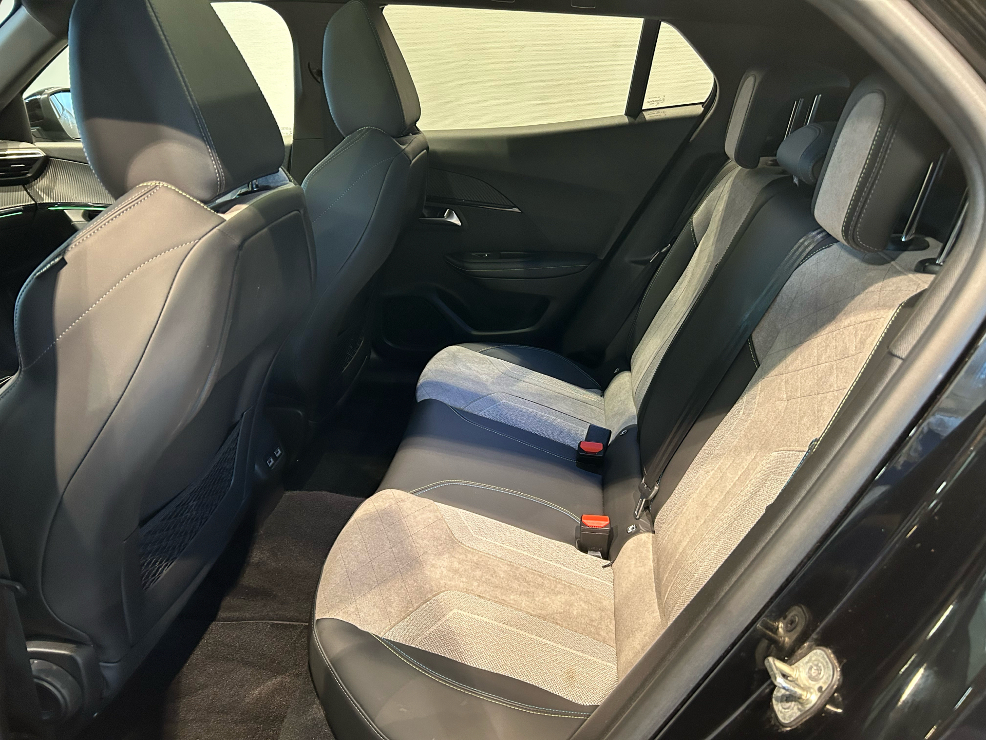 Billede af Peugeot e-2008 EL GT Sky 136HK 5d Aut.