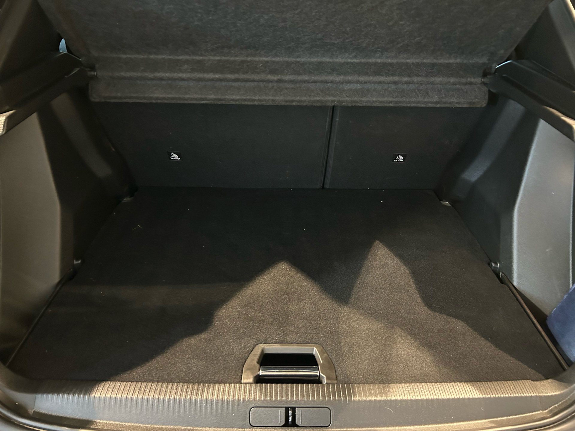 Billede af Peugeot e-2008 EL GT Sky 136HK 5d Aut.