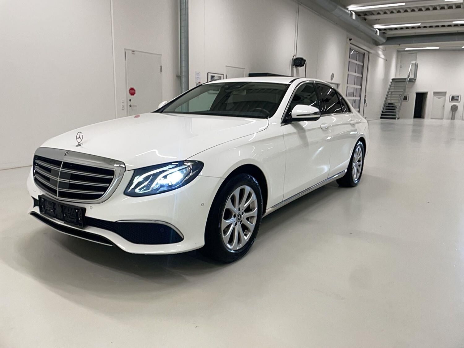 Billede af Mercedes-Benz E200 2,0 Avantgarde 9G-Tronic 184HK Aut.