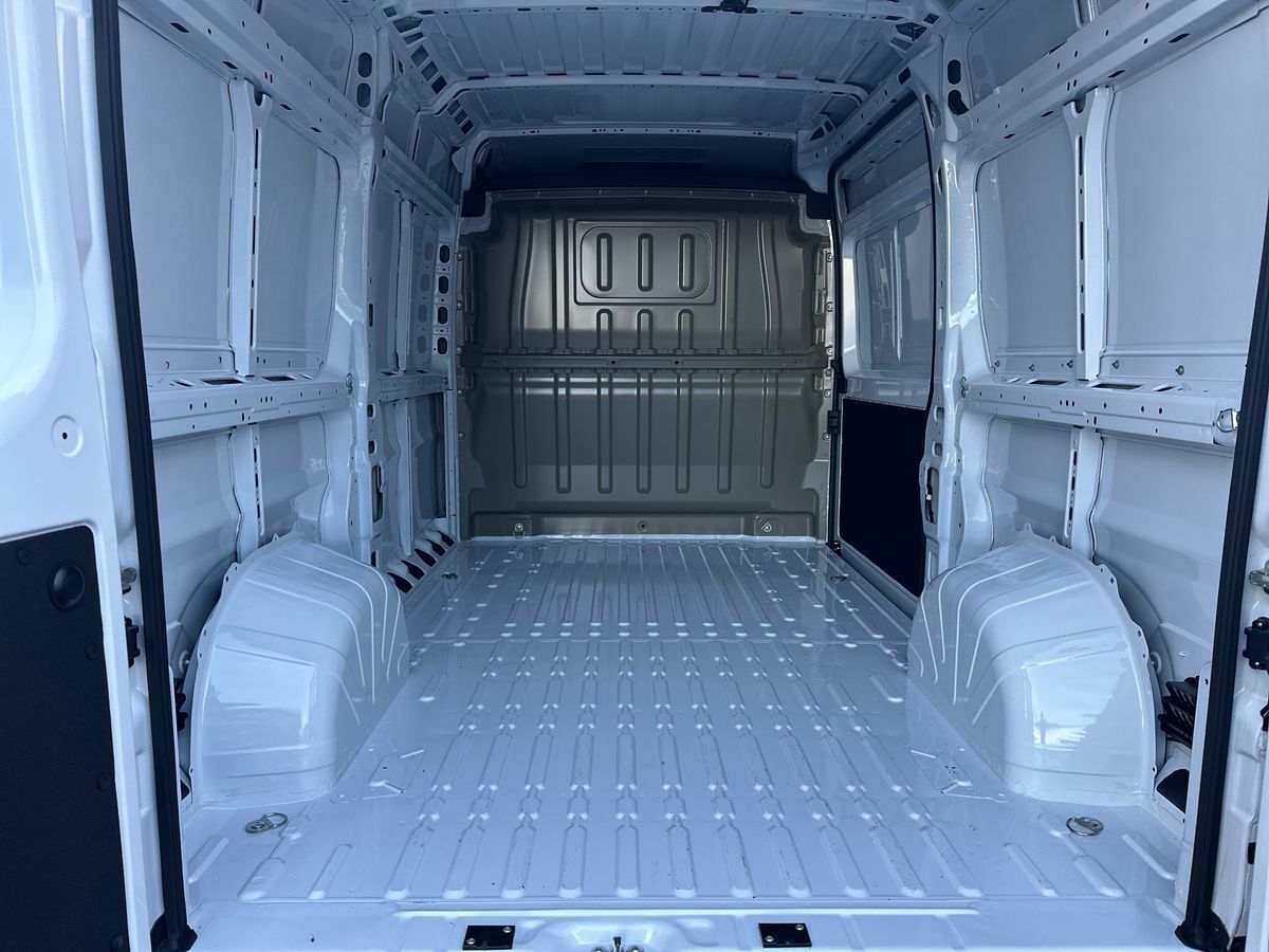 Billede af Citroën Jumper 35 L2H2 2,2 Blue HDi Masterline EAT8 140HK Van 8g Aut.