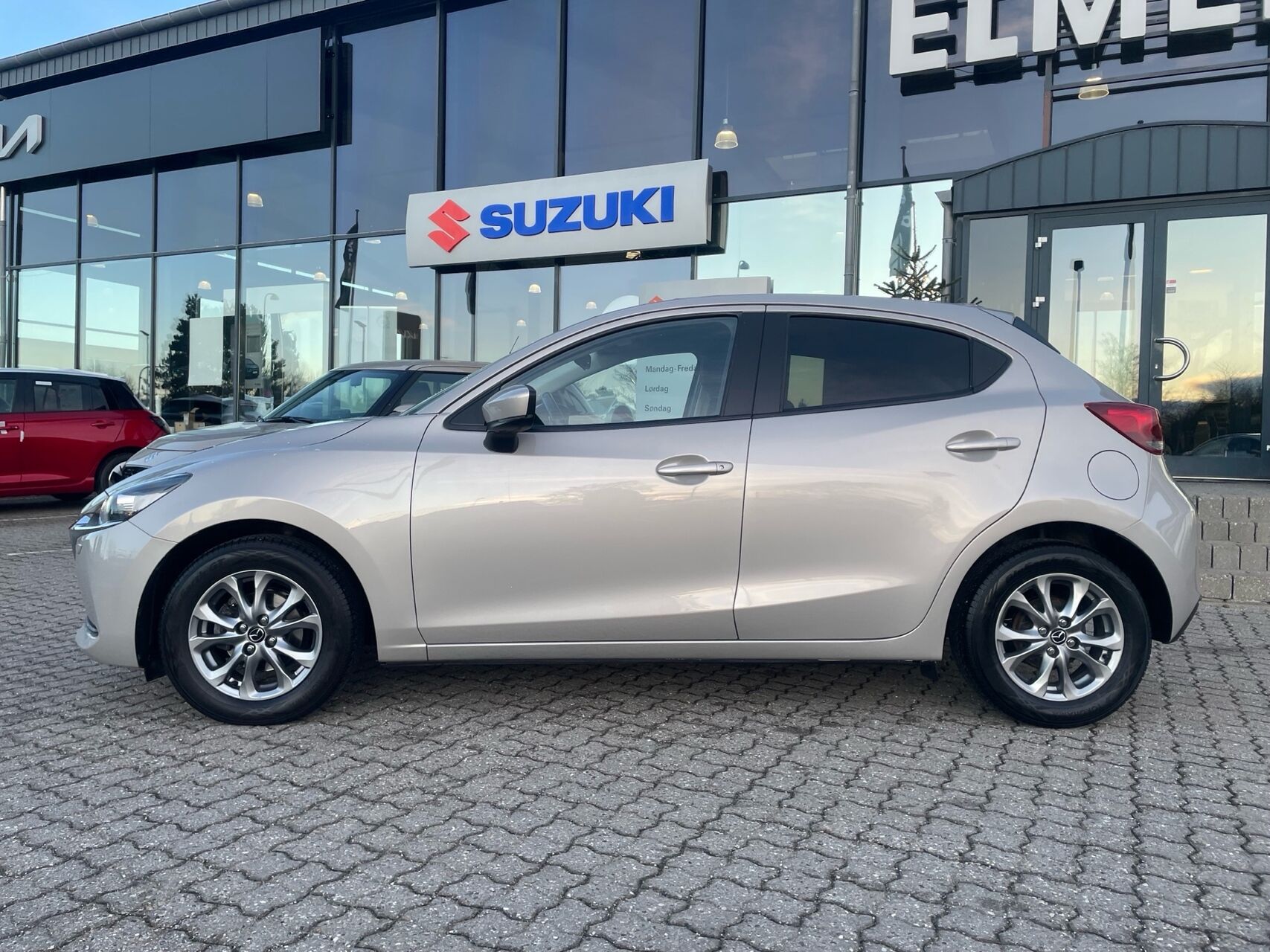 Billede af Mazda 2 1,5 Skyactiv-G Sky 90HK 5d 6g Aut.