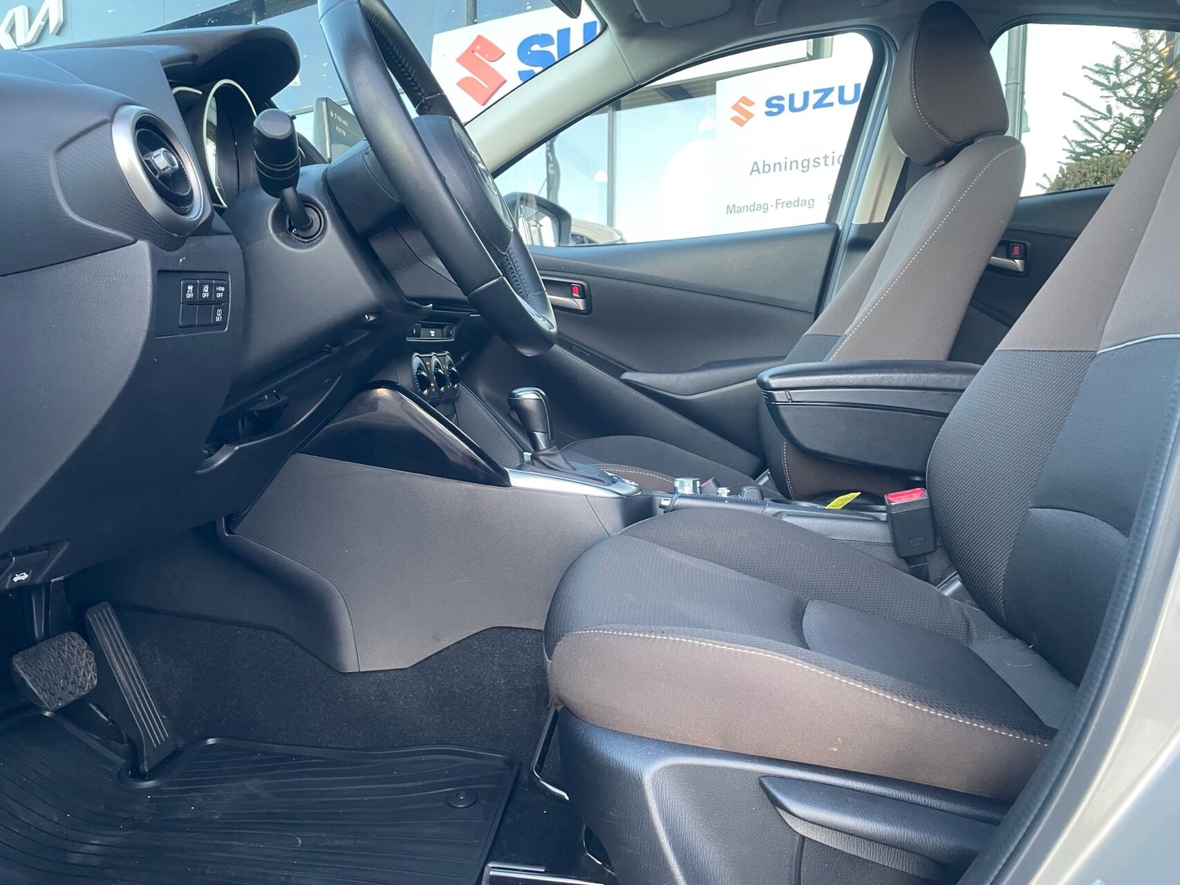 Billede af Mazda 2 1,5 Skyactiv-G Sky 90HK 5d 6g Aut.