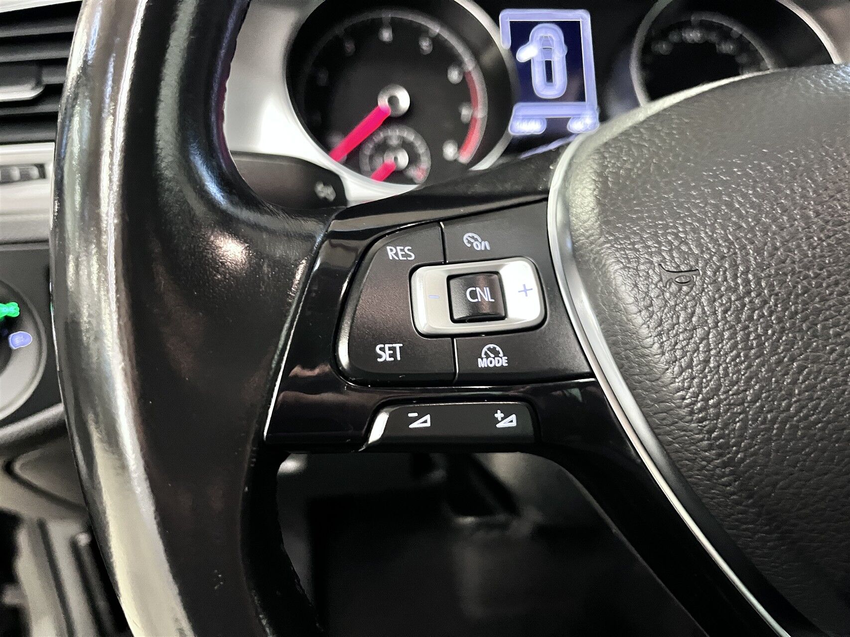 Billede af VW Golf Variant 1,4 TSI BMT R-Line DSG 150HK Stc 7g Aut.