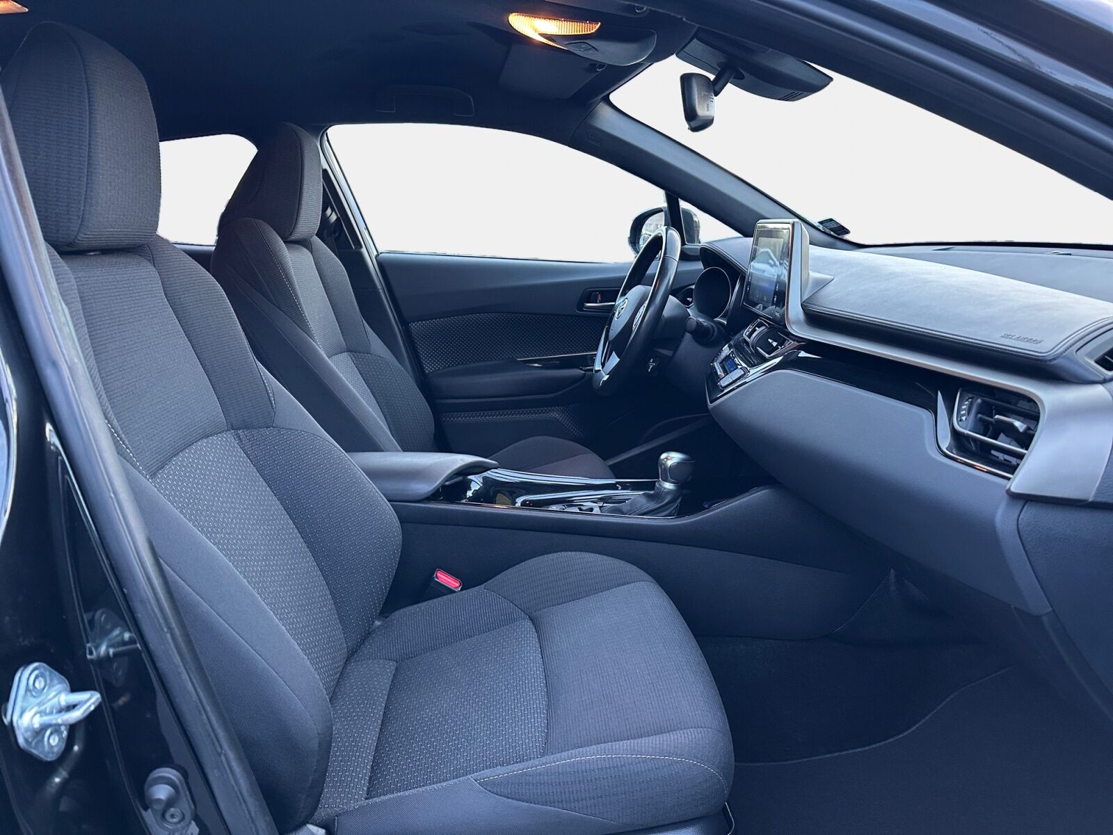 Billede af Toyota C-HR 1,8 Hybrid Selected Multidrive S 122HK 5d Aut.