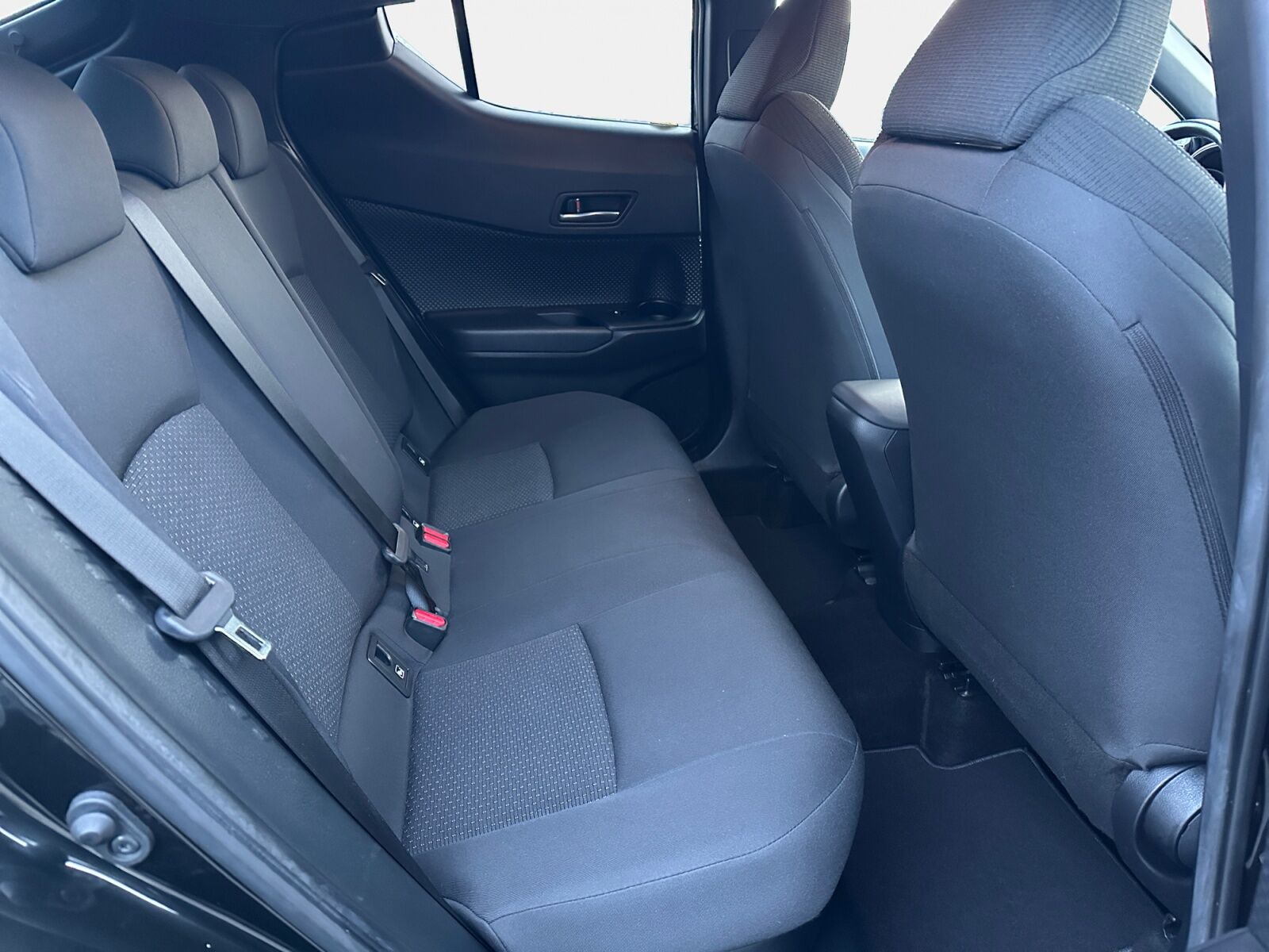 Billede af Toyota C-HR 1,8 Hybrid Selected Multidrive S 122HK 5d Aut.