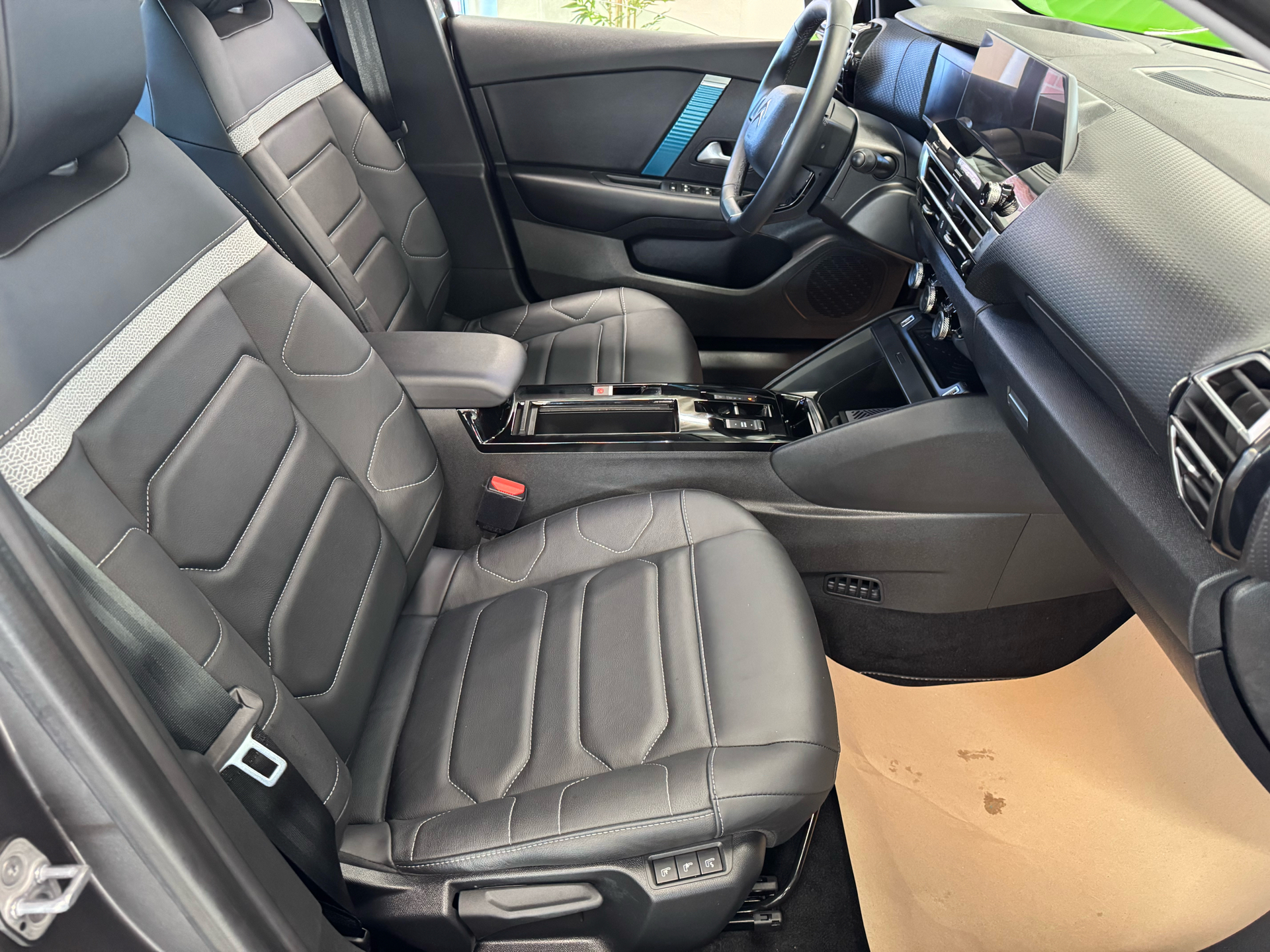 Billede af Citroën e-C4 X EL Shine Pack 136HK 5d Aut.