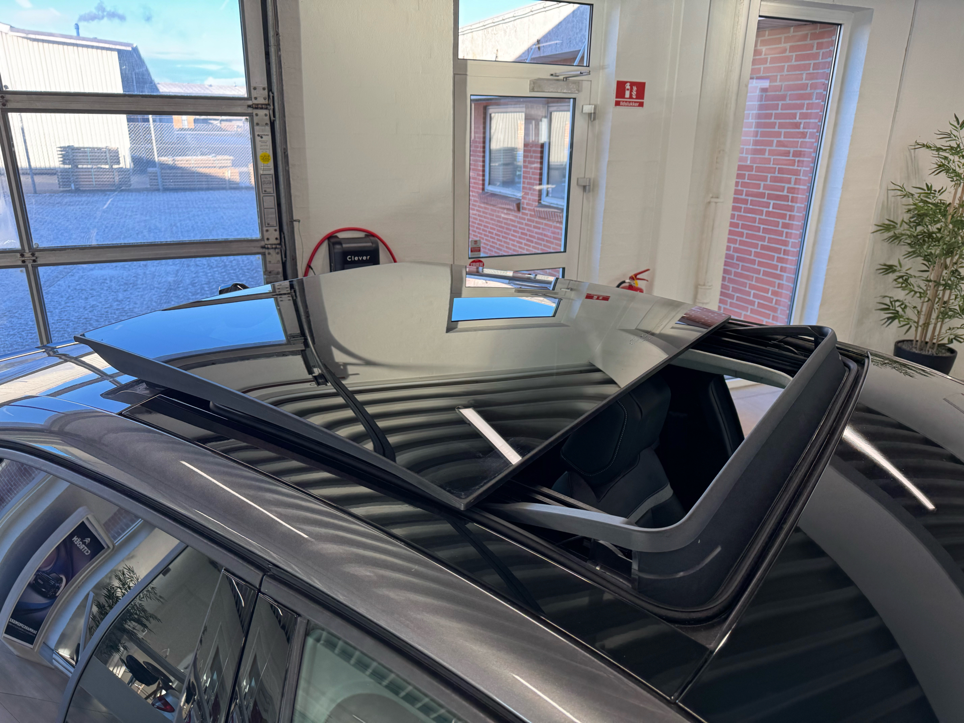 Billede af Citroën e-C4 X EL Shine Pack 136HK 5d Aut.