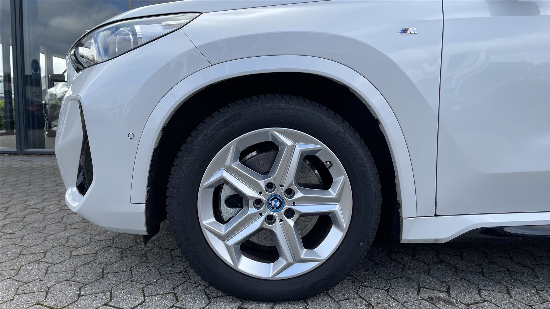 Billede af BMW iX1 xDrive30 Fully Charged M Sport 313HK 5d Aut. 