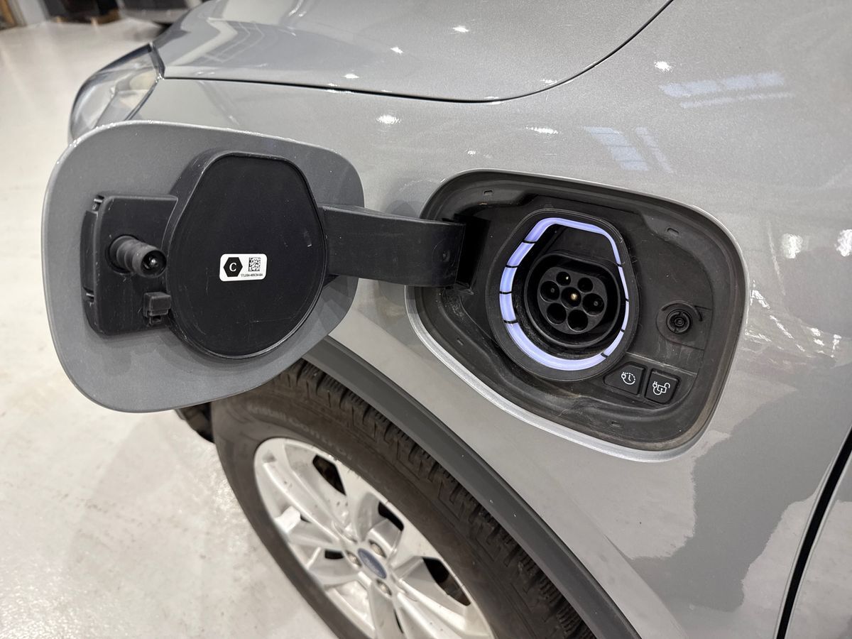 Billede af Ford Kuga 2,5 Plugin-hybrid Titanium X CVT 225HK 5d Trinl. Gear