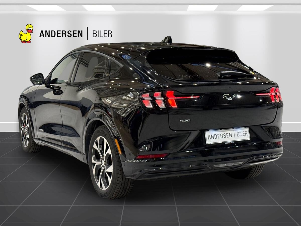 Billede af Ford Mustang Mach-E EL UR Premium AWD 351HK 5d Aut.