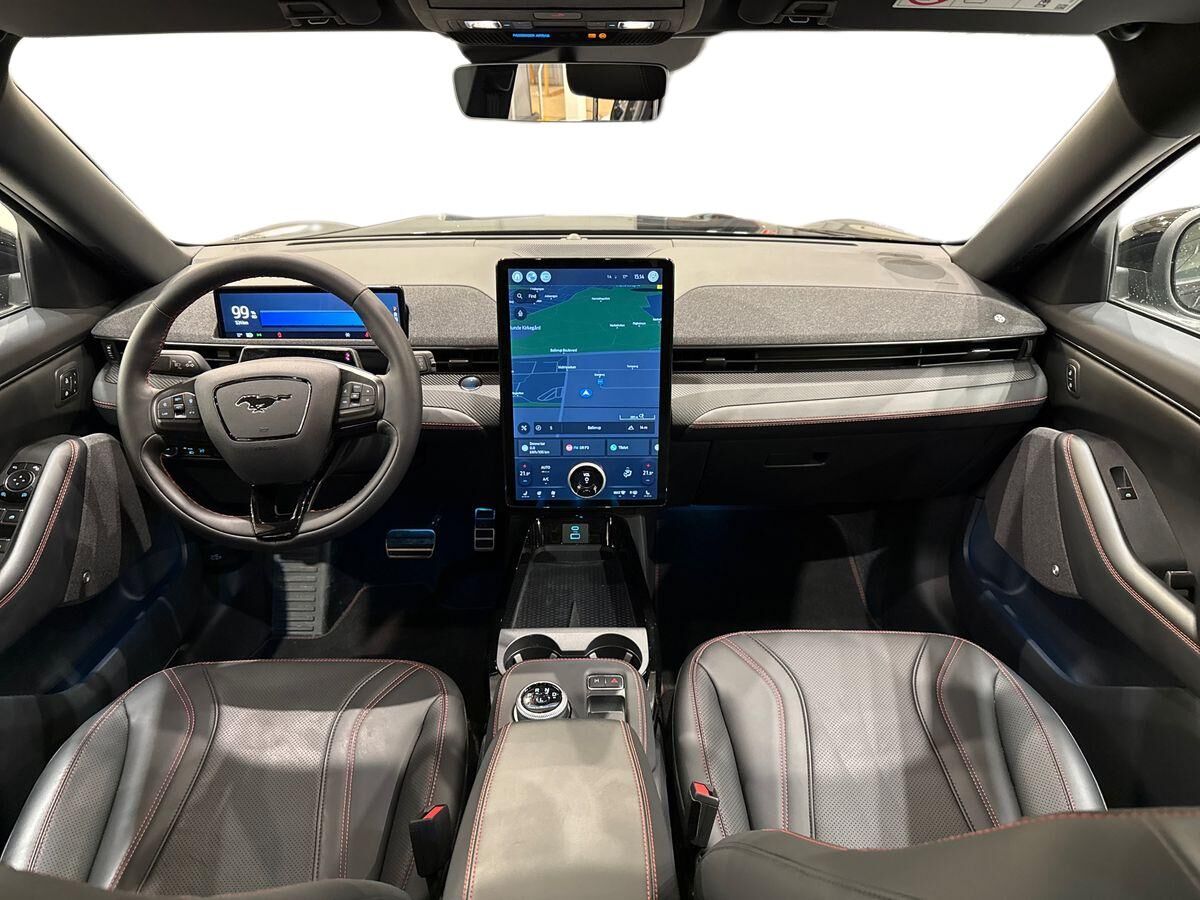 Billede af Ford Mustang Mach-E EL UR Premium AWD 351HK 5d Aut.