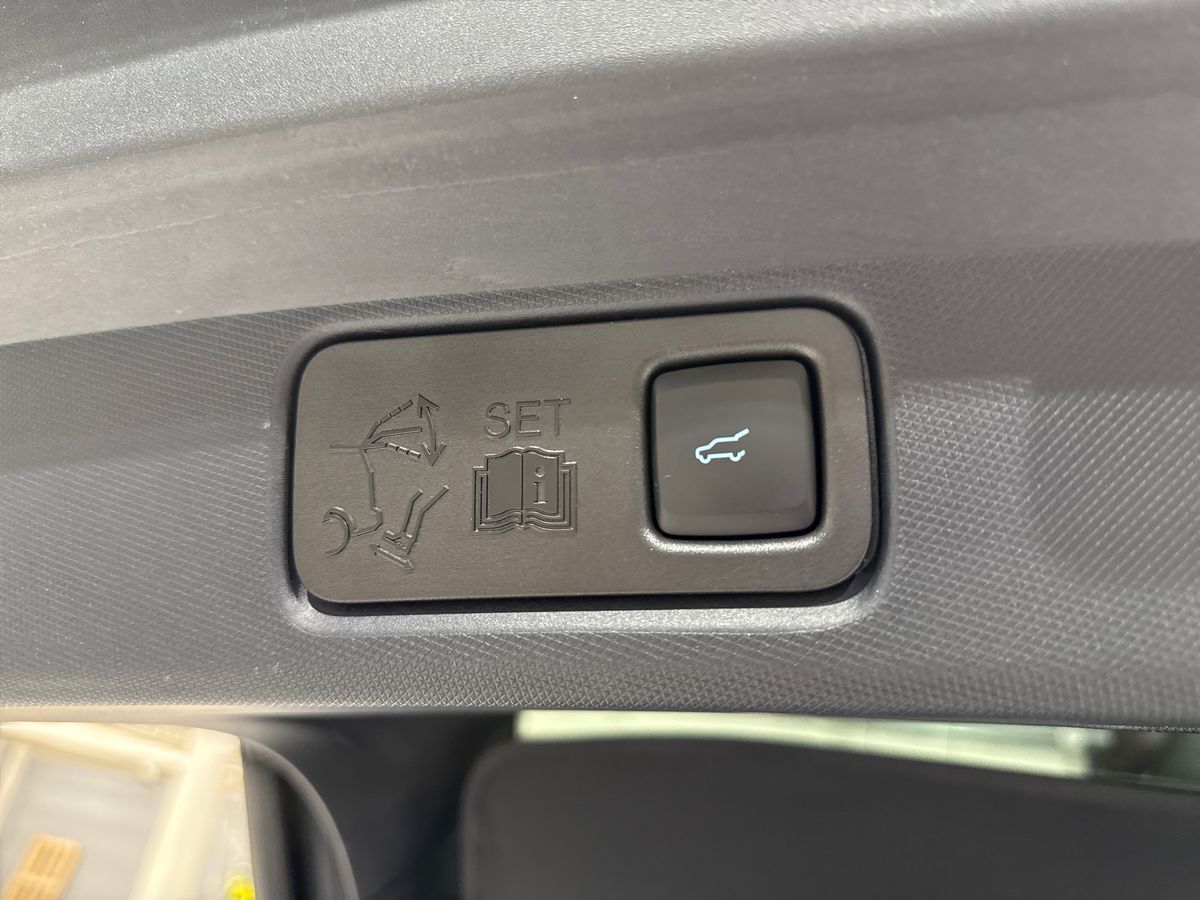 Billede af Ford Mustang Mach-E EL UR Premium AWD 351HK 5d Aut.