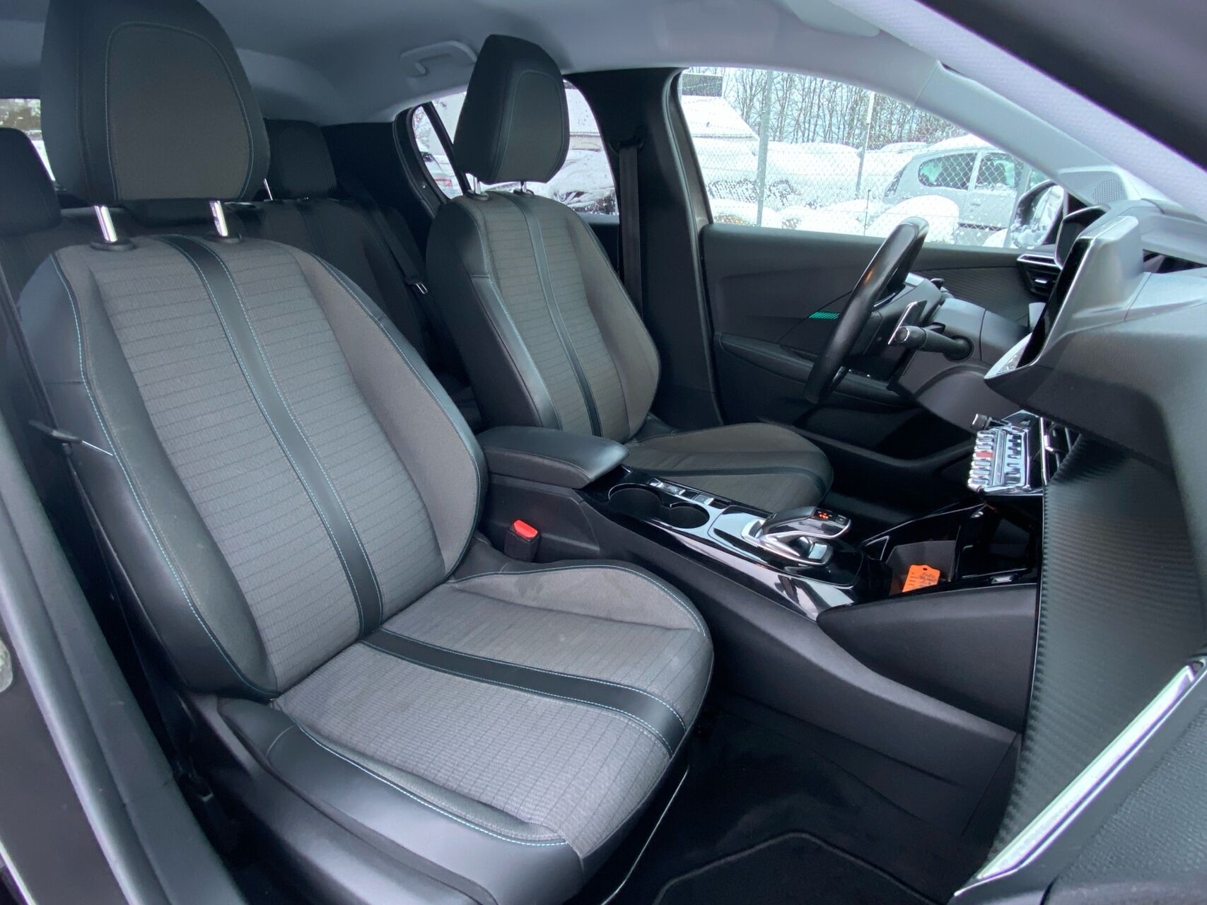 Billede af Peugeot 208 1,2 PureTech Allure+ EAT8 100HK 5d 8g Aut.