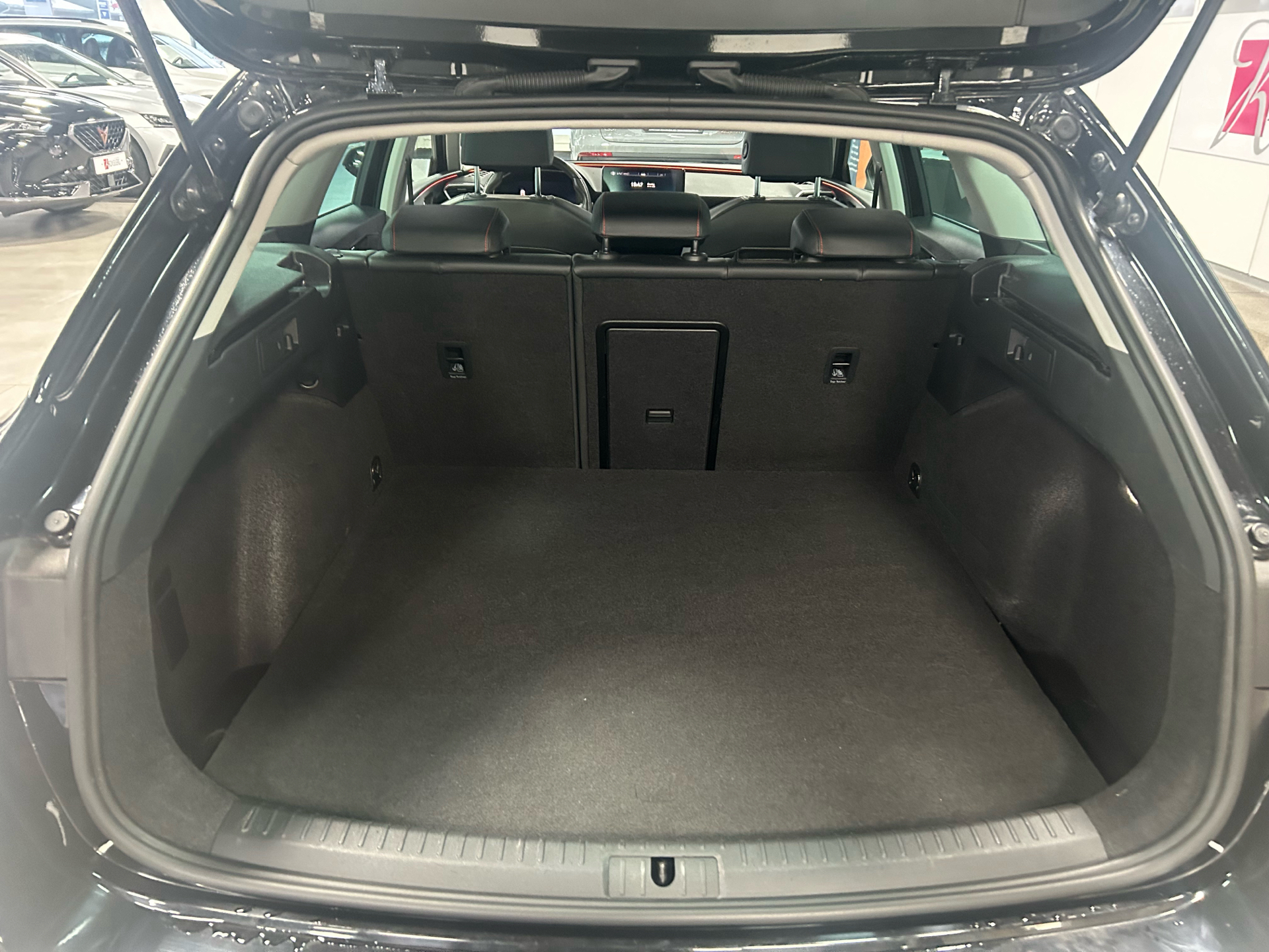 Billede af Seat Leon Sportstourer 1,4 e-Hybrid FR DSG 204HK Stc 6g Aut.