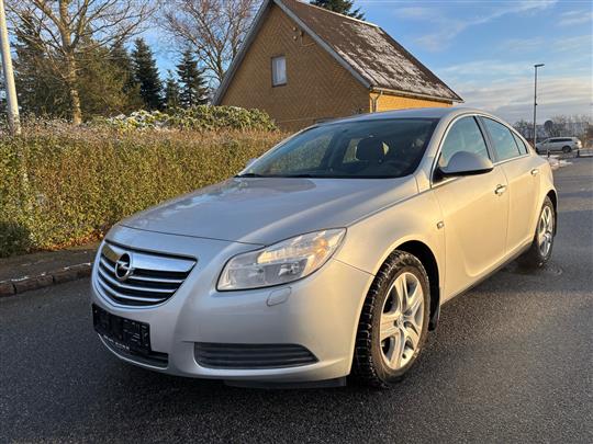 Opel Insignia 1,8 140HK 5d