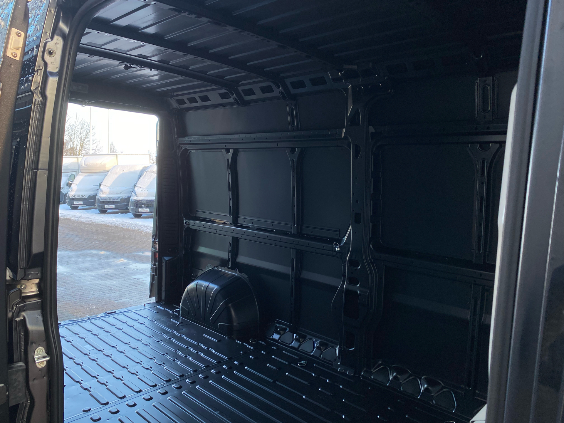 Billede af Fiat Ducato 35M L3H2 2,2 Multijet Pro+ 180HK Van 8g Aut.