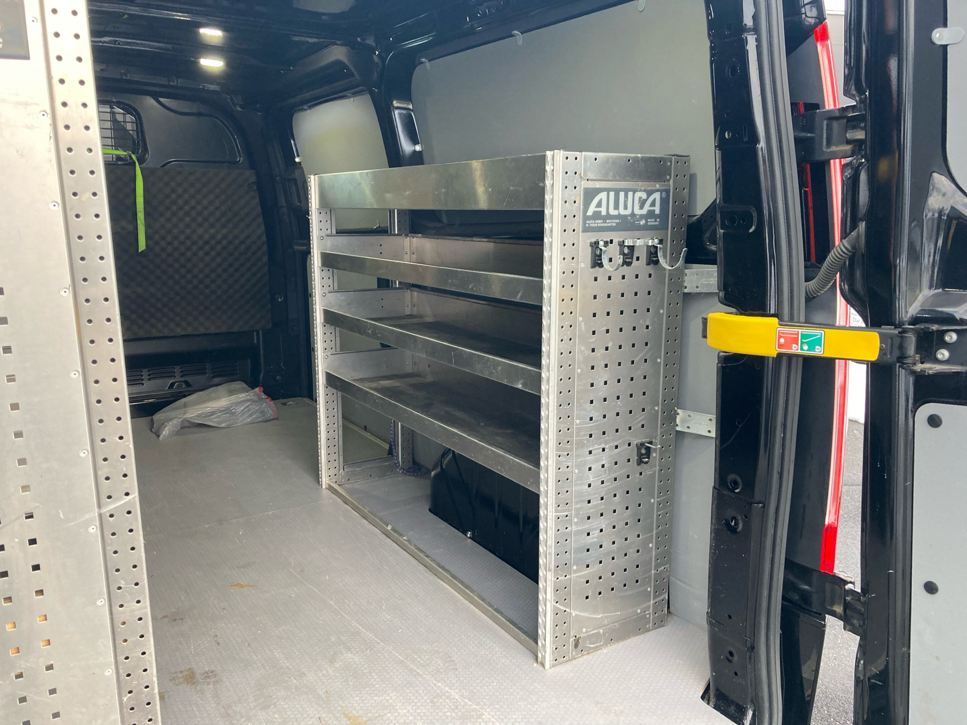 Billede af Ford Transit Custom 320 L2H1 2,0 TDCi Sport 185HK Van 6g Aut.