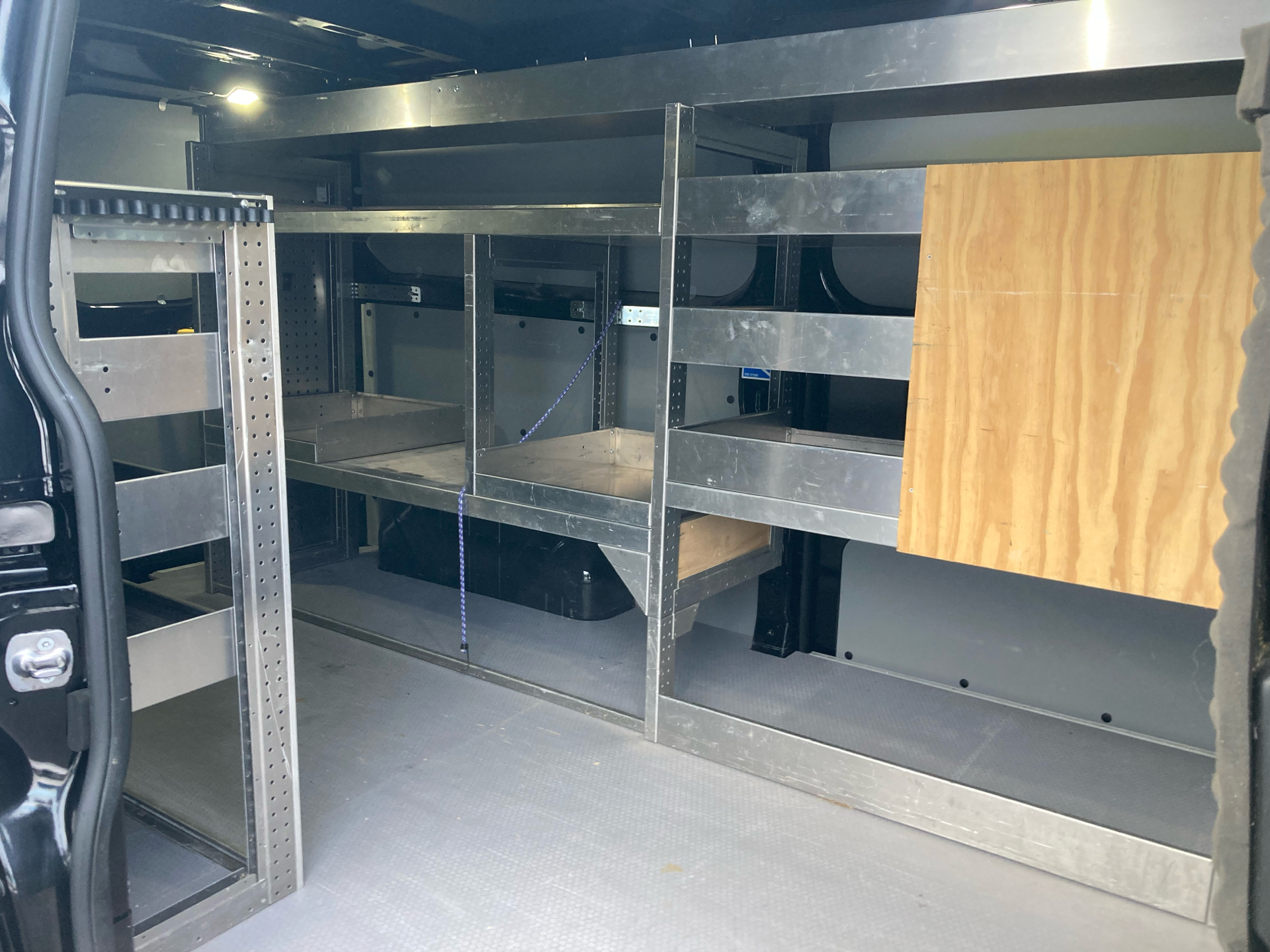 Billede af Ford Transit Custom 320 L2H1 2,0 TDCi Sport 185HK Van 6g Aut.