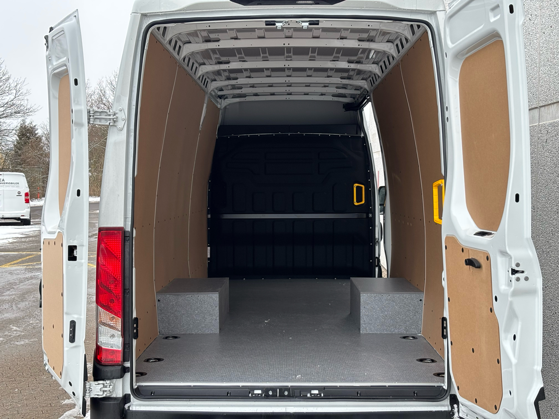 Billede af Iveco Daily 50C18 16m3 3,0 D Hi-Matic 180HK 8g Aut.