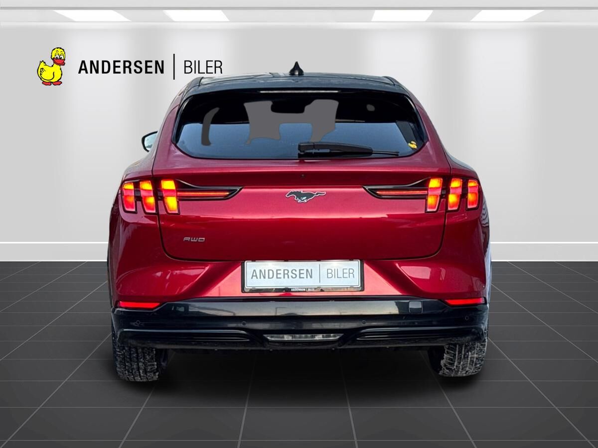 Billede af Ford Mustang Mach-E EL UR Premium AWD 351HK 5d Aut.