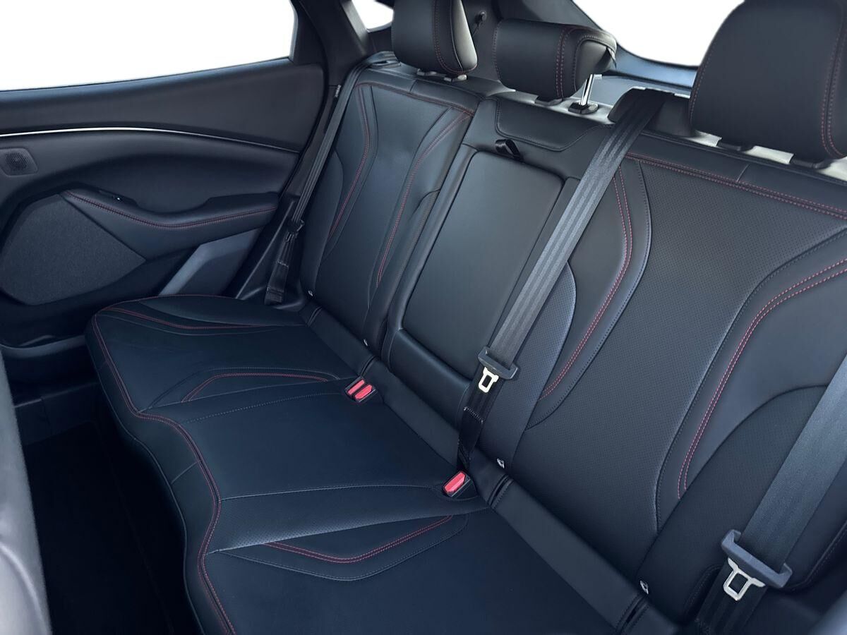 Billede af Ford Mustang Mach-E EL UR Premium AWD 351HK 5d Aut.