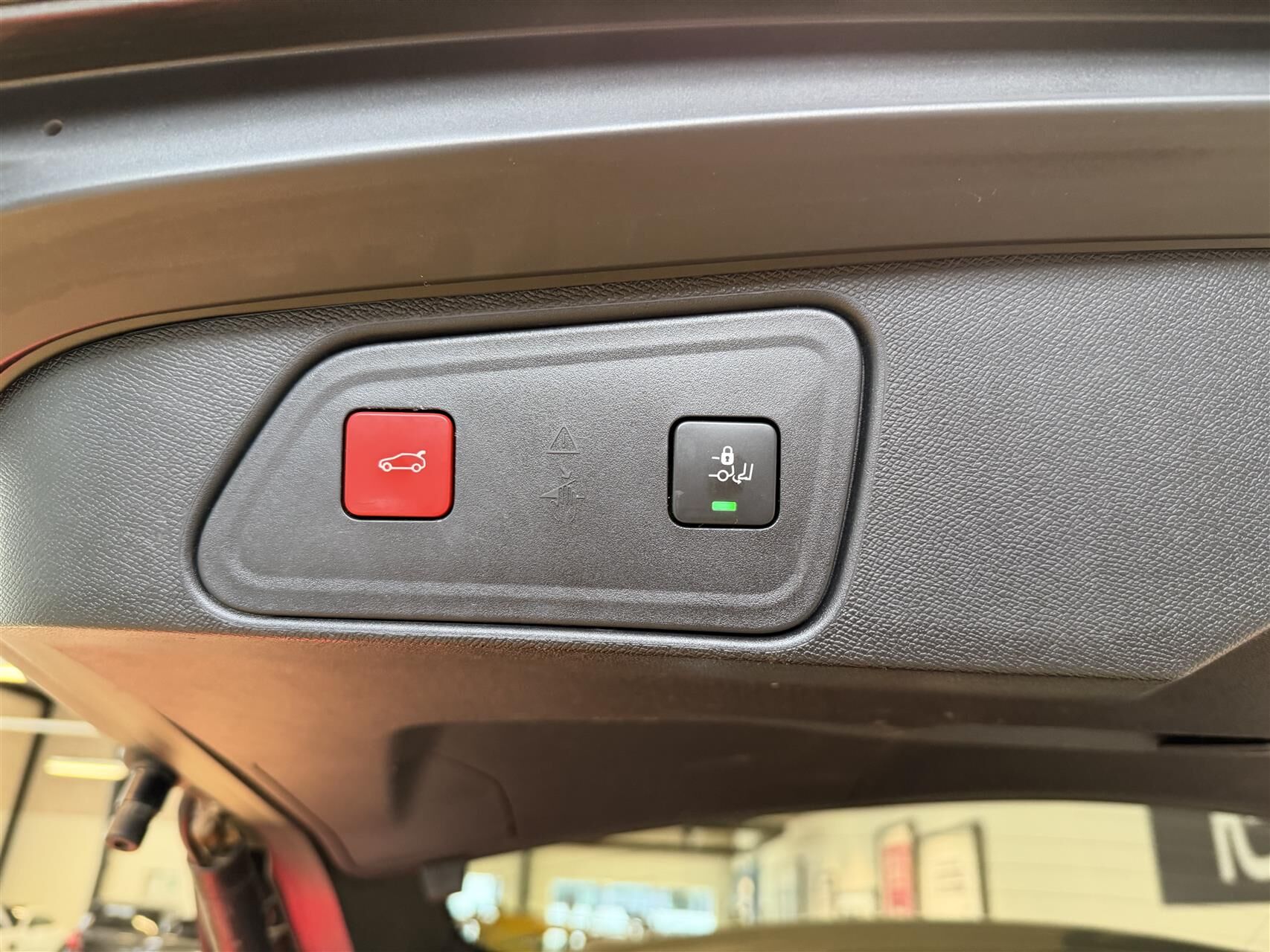 Billede af Peugeot 3008 1,6 PureTech  Plugin-hybrid Allure LTD EAT8 225HK 5d 8g Aut.