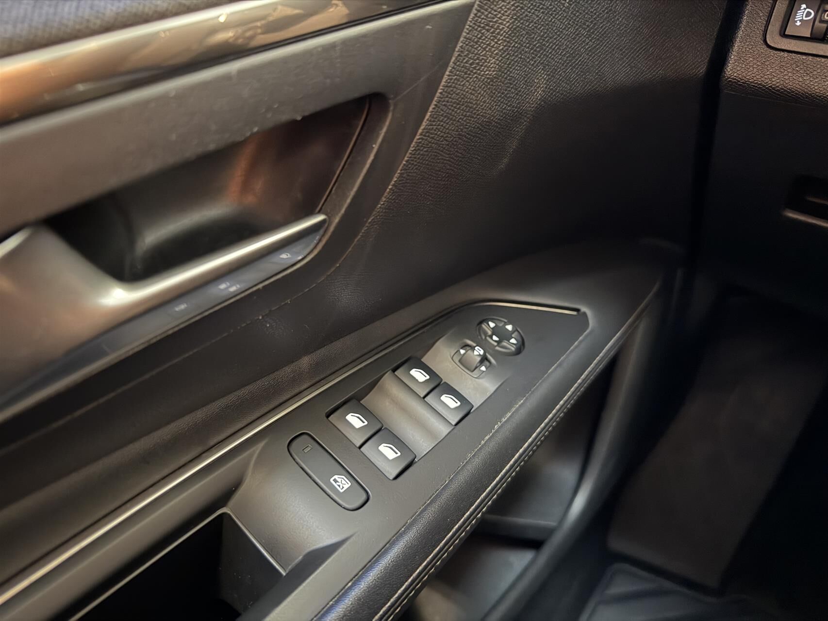 Billede af Peugeot 3008 1,6 PureTech  Plugin-hybrid Allure LTD EAT8 225HK 5d 8g Aut.