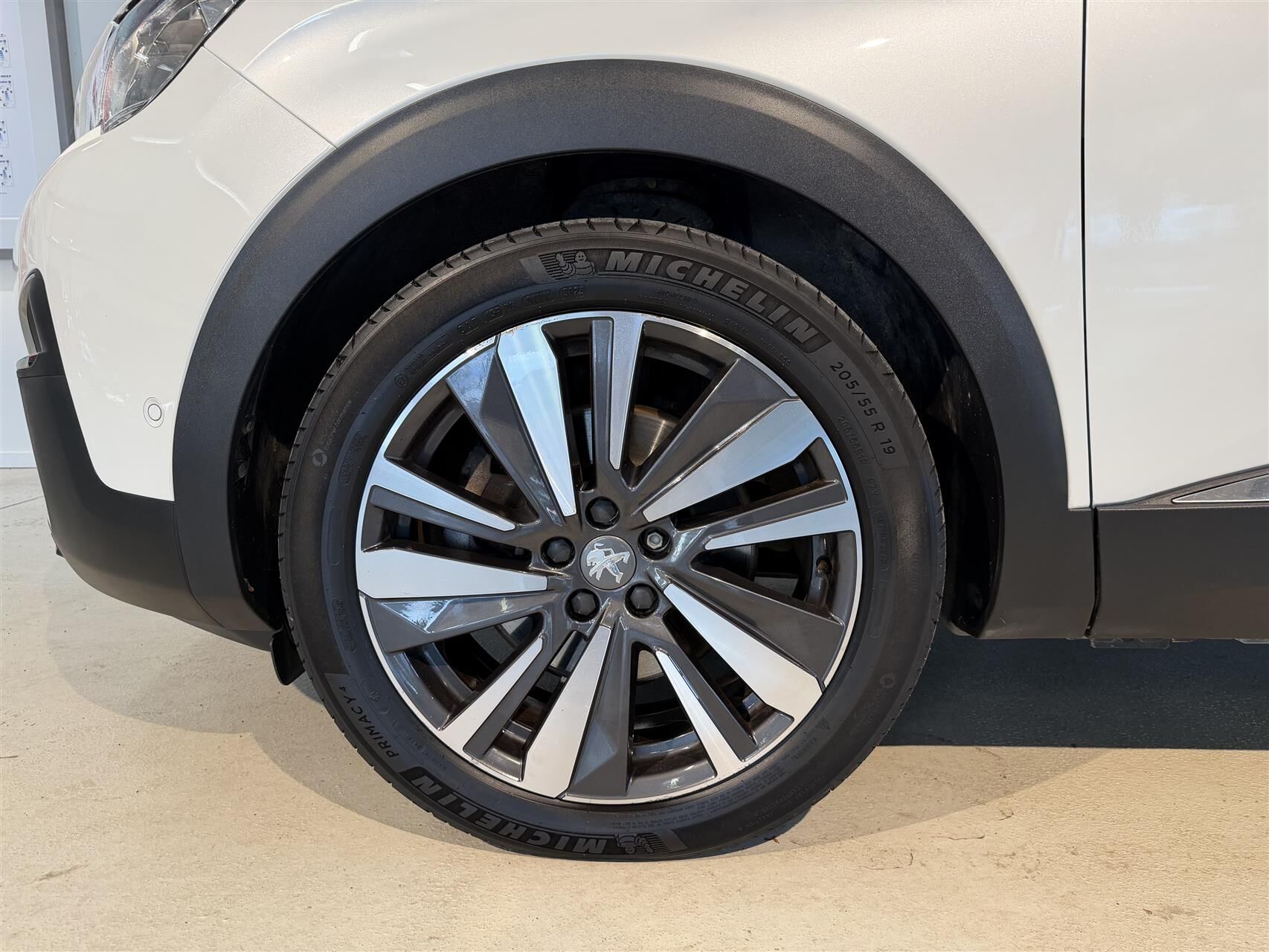 Billede af Peugeot 3008 1,6 PureTech  Plugin-hybrid Allure LTD EAT8 225HK 5d 8g Aut.